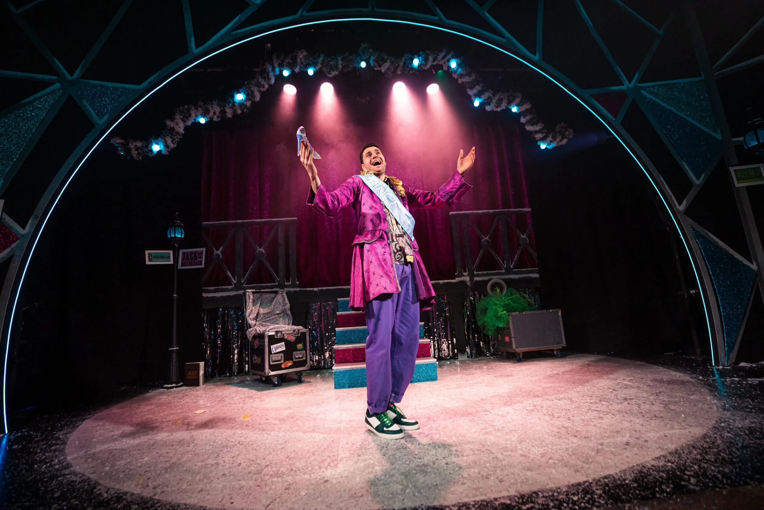 Potted-Panto-Reading-Rep-Theatre-Photo-Credit-Harry-Elletson5-scaled.jpg