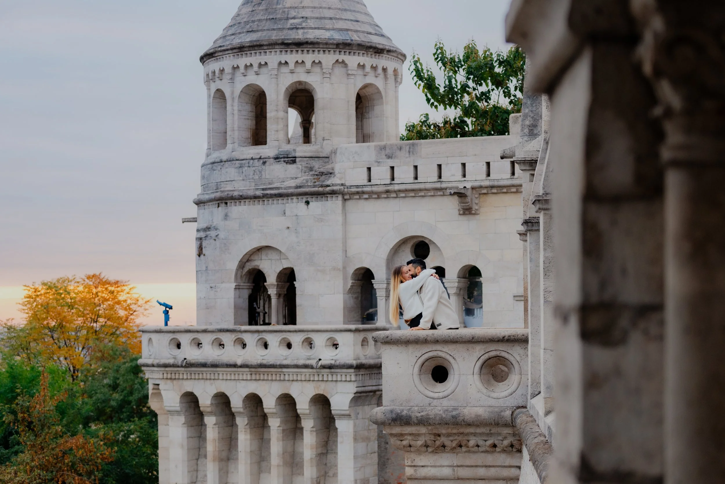 budapest-engagement-couple-fishermans-bastion.jpg
