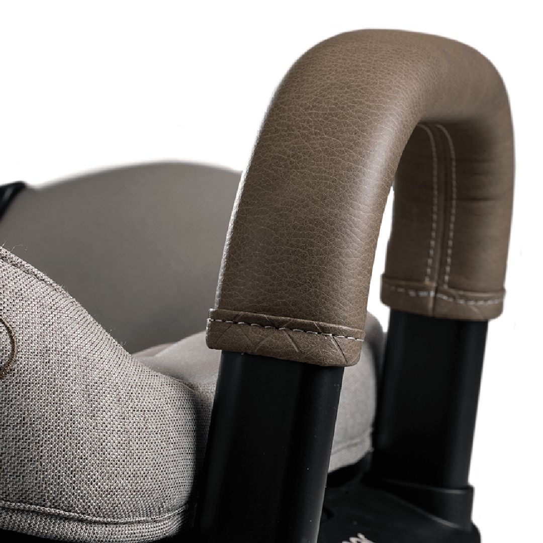 Anti-rebound bar with leather accents