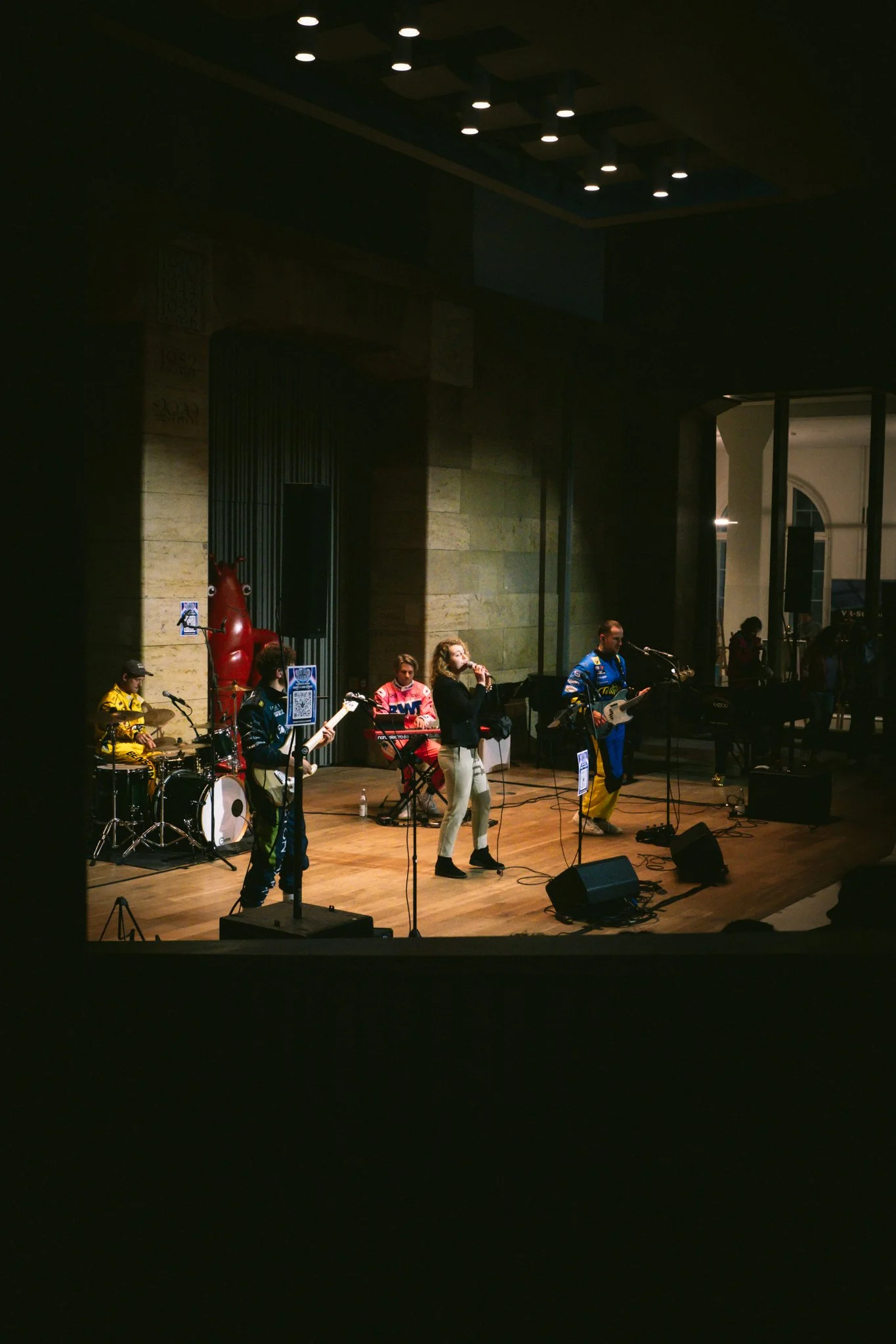 tvf26-1-209.jpg