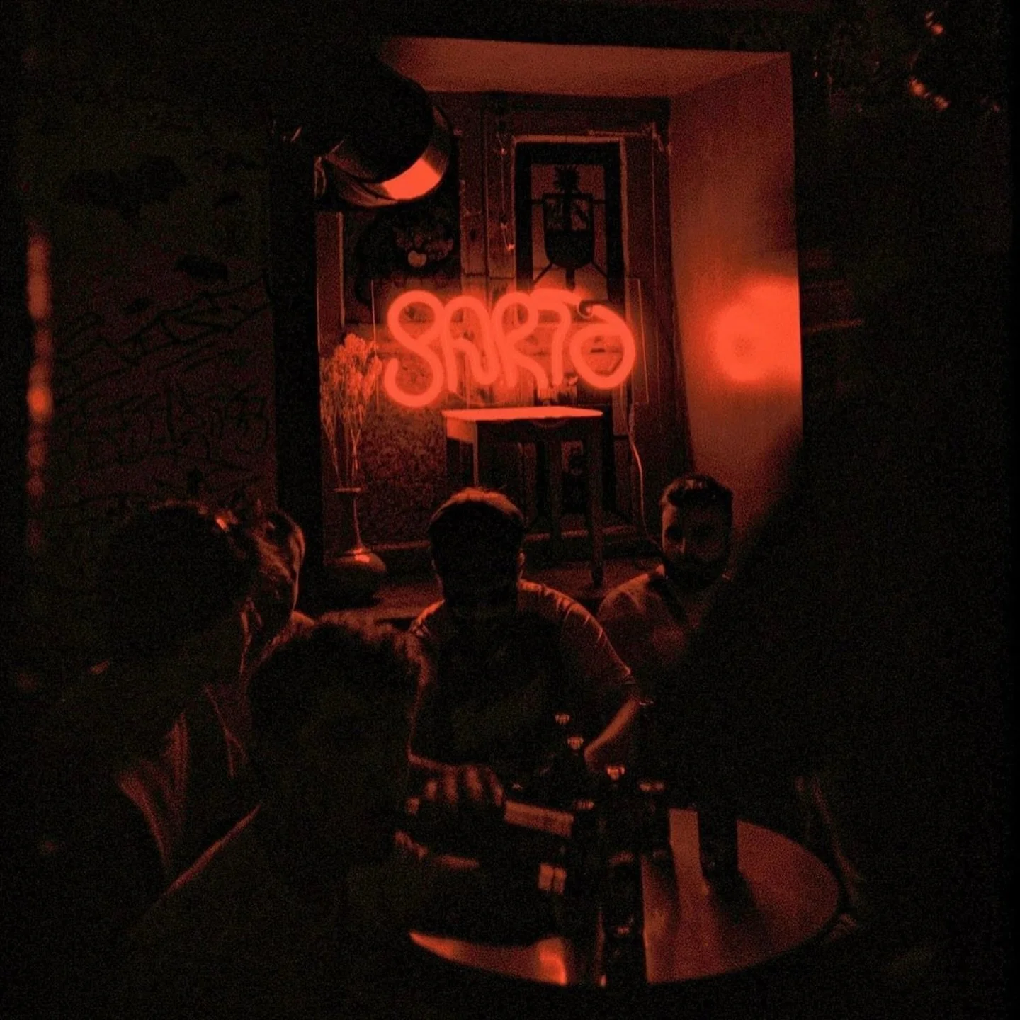 MOMENTOS ALHAMBRA SARTO 1/100
S&aacute;bado 26 Octubre, 17:00&ndash;22:00

@wearesarto es un colectivo art&iacute;stico gallego creado en 2016 con el objetivo de generar interacciones entre artistas de diversas disciplinas, desde el dise&ntilde;o, a 