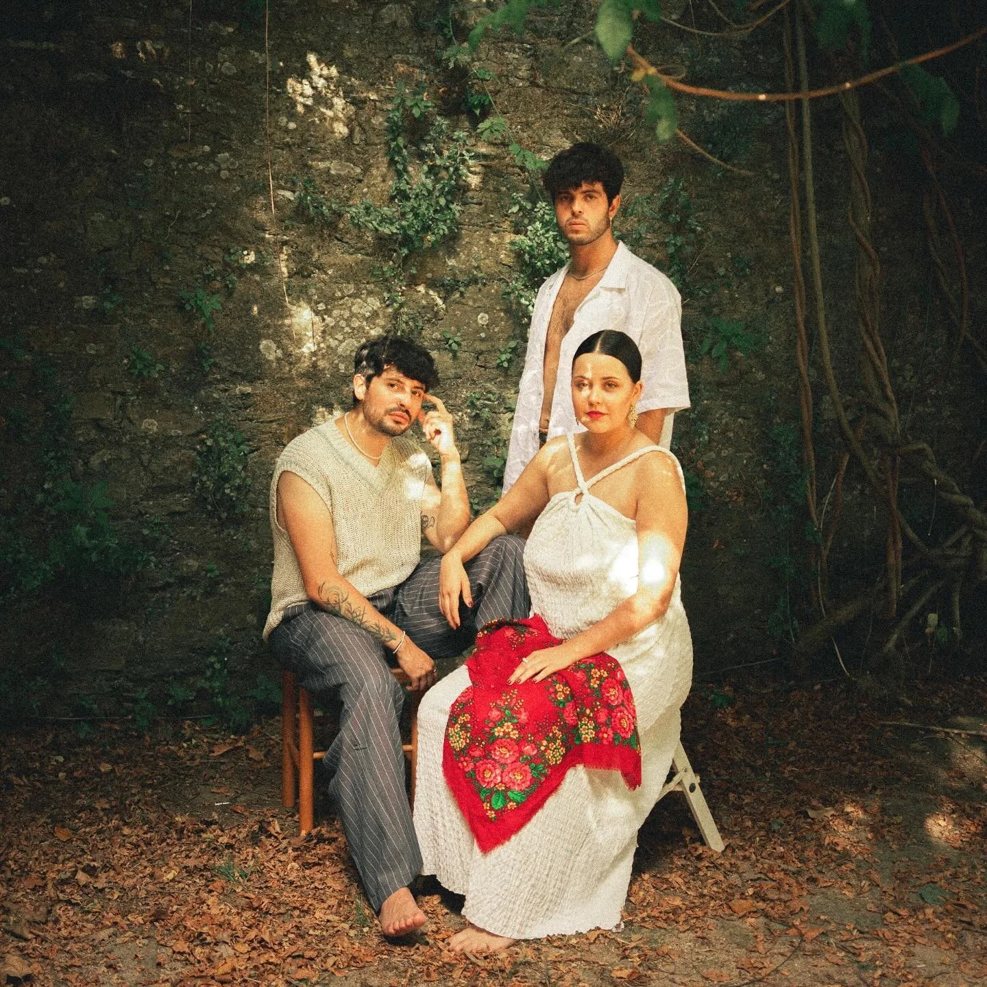 MOMENTOS ALHAMBRA ALANA
SAB 4 MAYO, 20:30-23:00
ENTRADAS 10&euro; EN ENTRADIUM

Presentaci&oacute;n del proyecto musical de @alanatrio, un tr&iacute;o gallego formado por Ant&iacute;a V&aacute;zquez, Eloy Vidal y Pablo Castro.