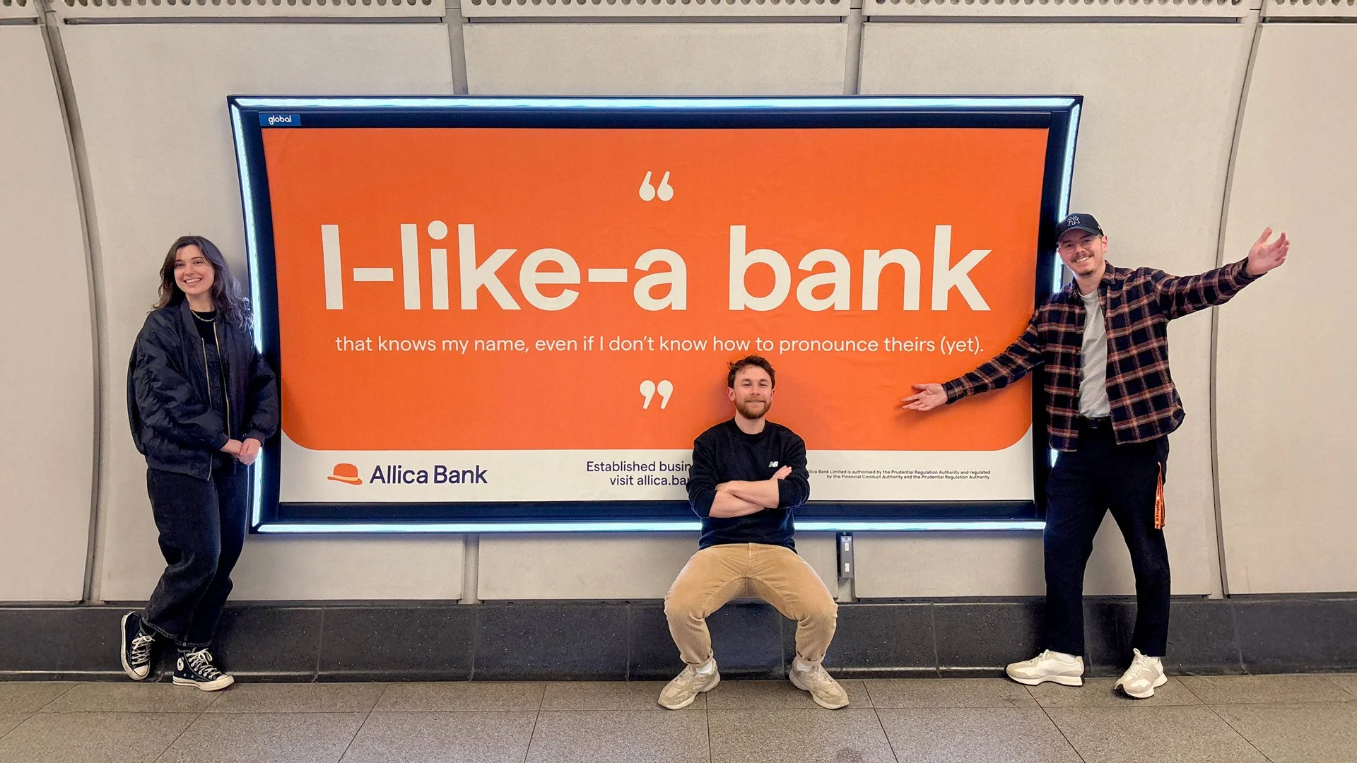 i-like-a-bank_OOH-campaign_Team_16x9.jpg