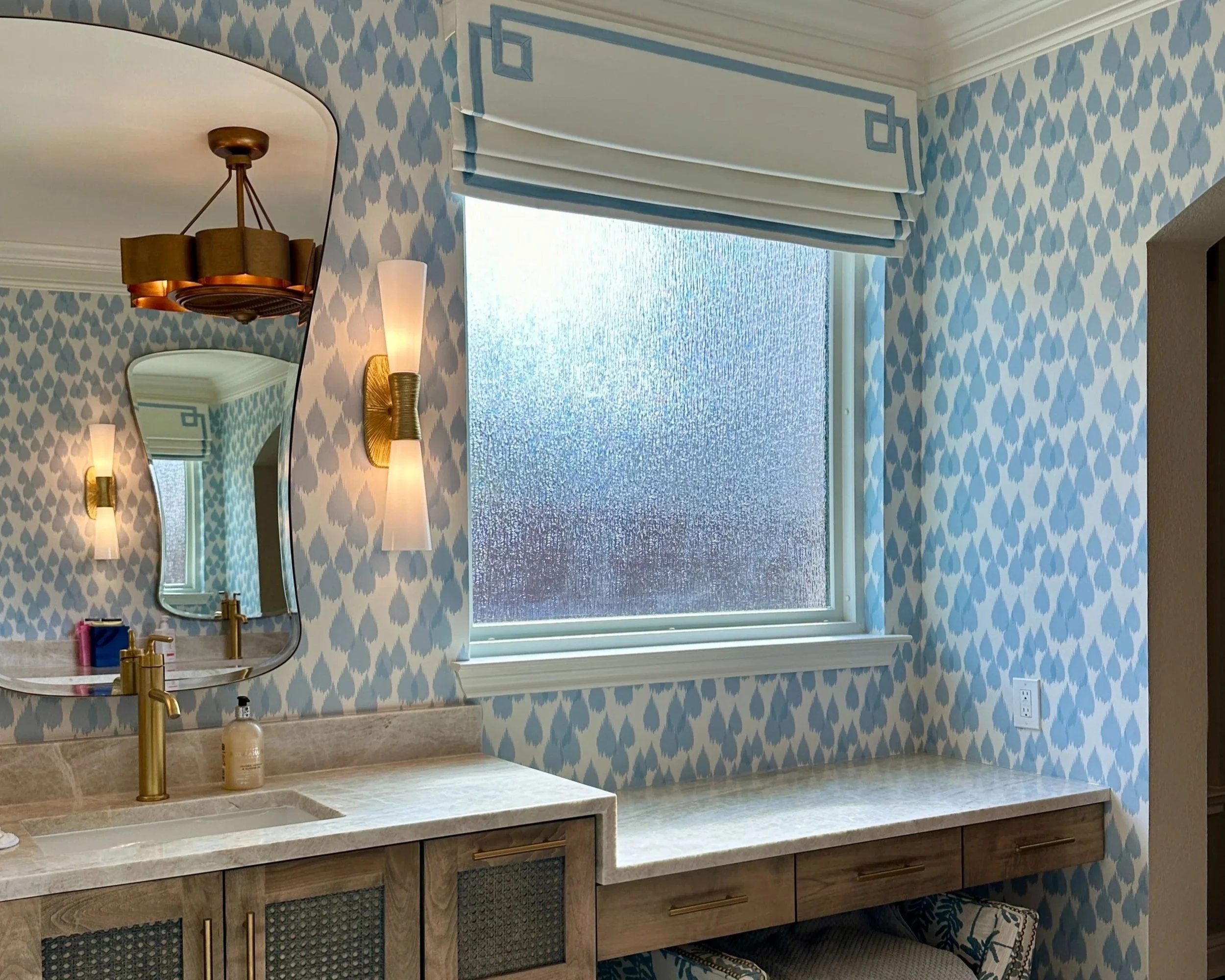 Cyndi Hopkins Design, Texas, Interior Designer, Luxury Austin Design, High-End Renovation, Interiors, Boutique Design, Residential Design, Bespoke Interiors, Schug Cove, Master Bathroom, Suite, Wallpaper, Vanity, Lighting, Mirror, Window Treatments, 