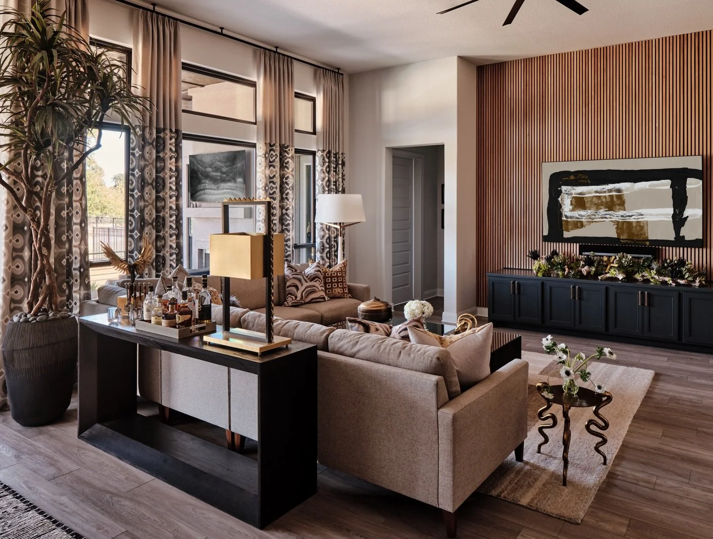 Great homes rarely happen by accident.

They are the result of thoughtful design decisions layered together.

For this Woodpark Lane project, five key elements transformed the home:

Statement lighting creates focal points and adds warmth throughout 