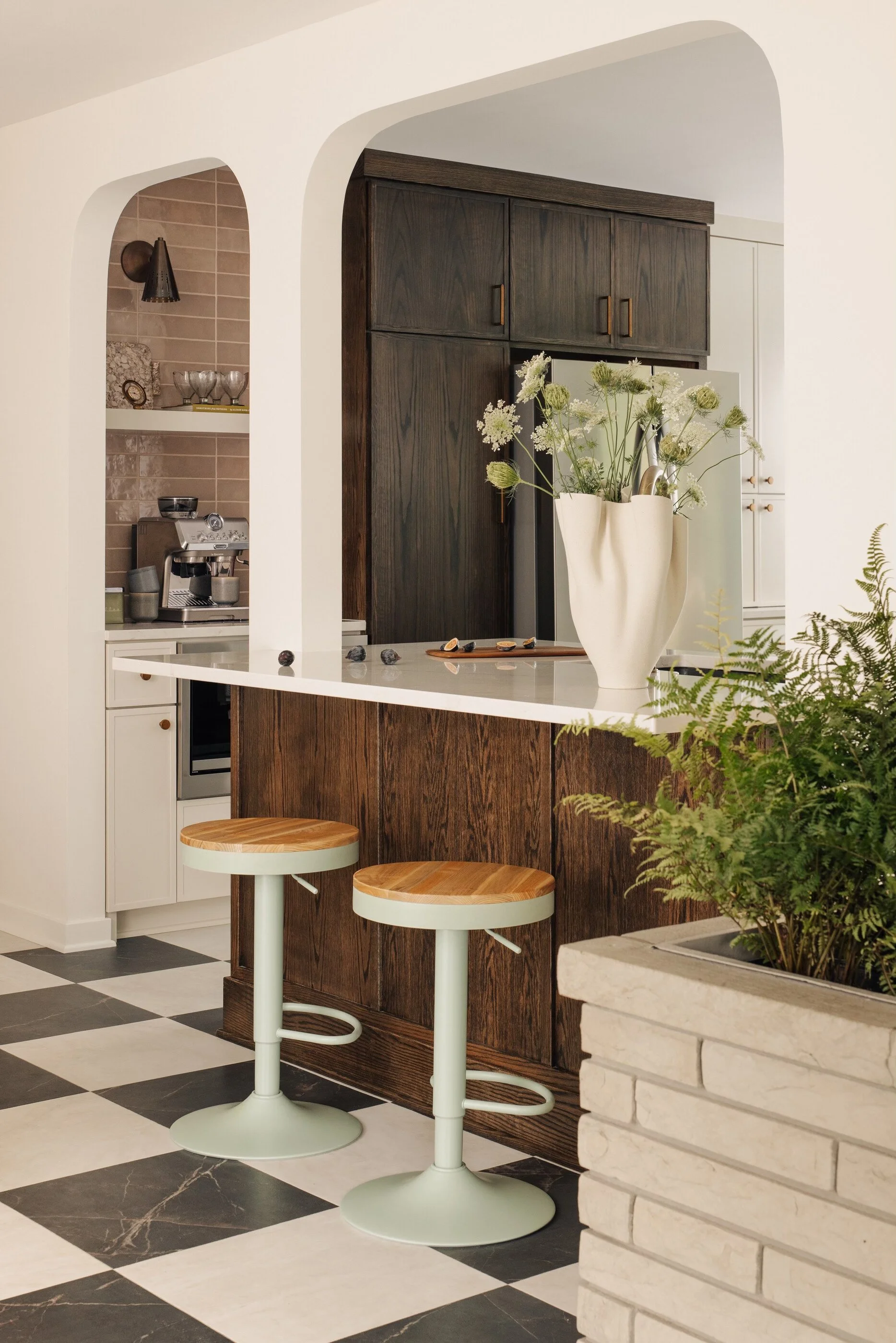 DianaPaulson-StudioK-MidmodKitchen-3717 2.jpg