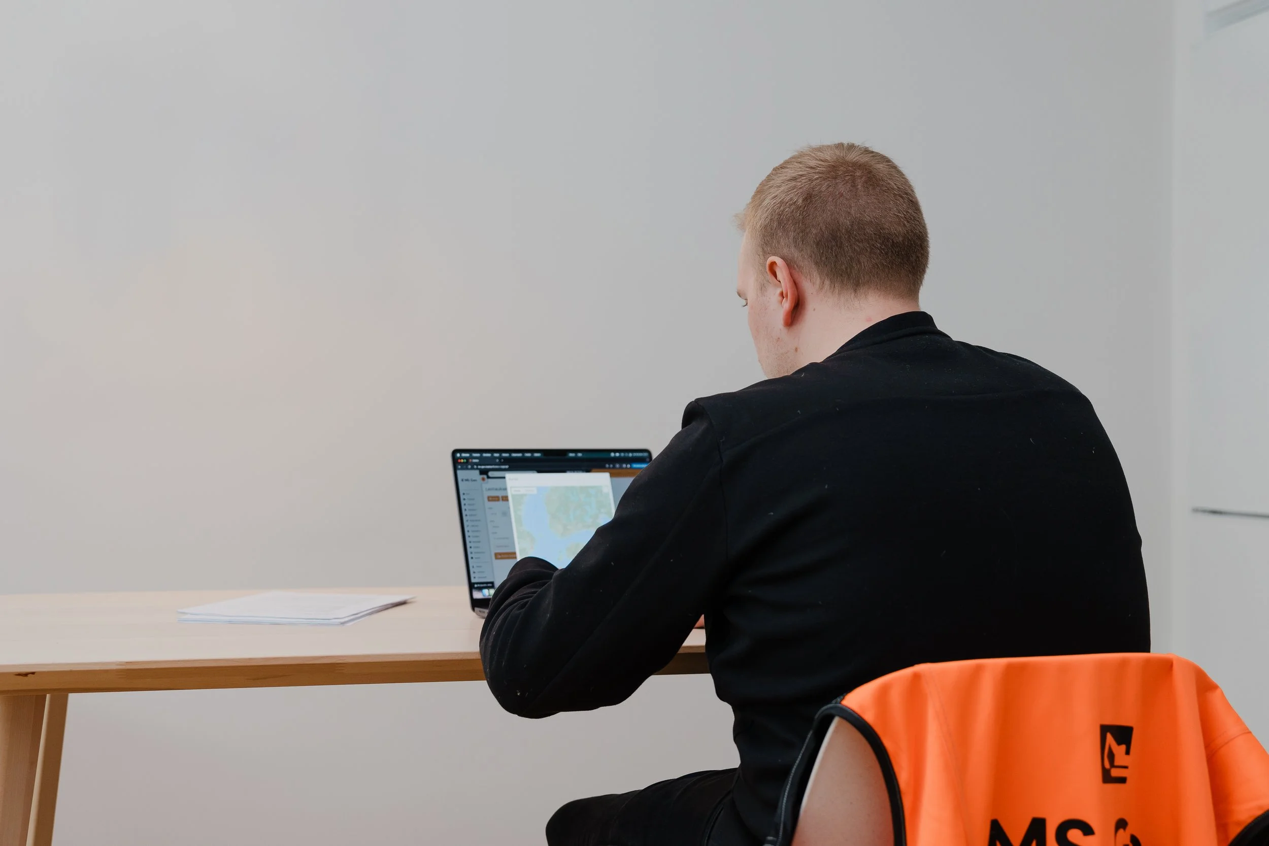 Toimiston Selviytyjän viikko: Näin paperilappurumba loppuu