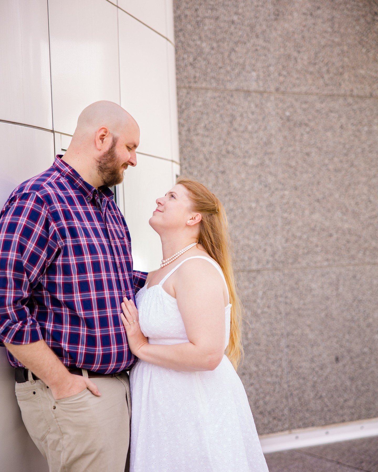 The weather was gorgeous yesterday for Jordan and Brian's engagement session at the Art Center, and I can't wait for their @salisburyhousedsm wedding this summer! Love is in the air, and I'm ready for an amazing 2024 wedding season!