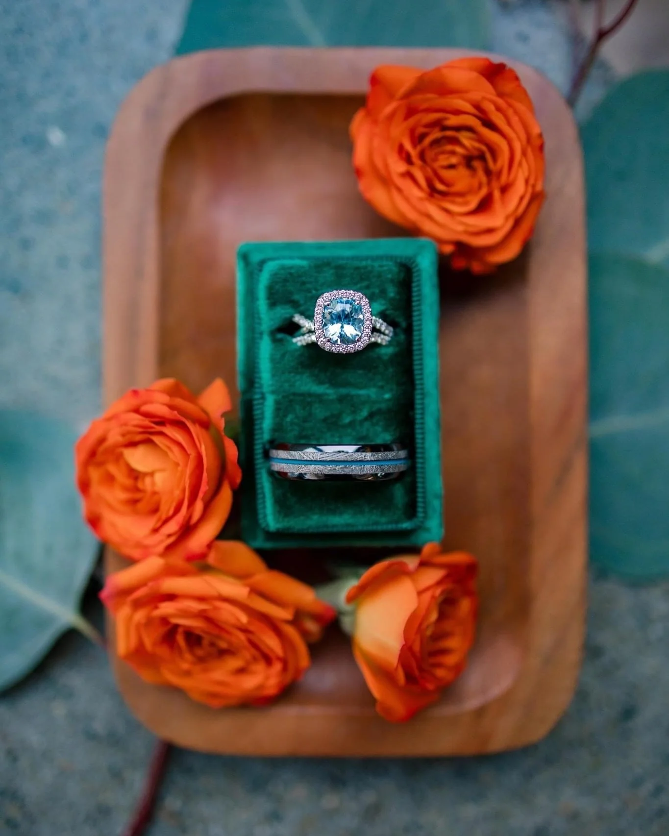 Yesterday&rsquo;s wedding at @rivercenterdsm was nothing short of perfectly gorgeous. Cheers to the Larsons!

Venue &amp; Catering - @rivercenterdsm 
Floral Design - @bellafloradsm 
Cake - @mimissweetcakesnbakes 
Coordination - @michelle.l.nelson 
DJ