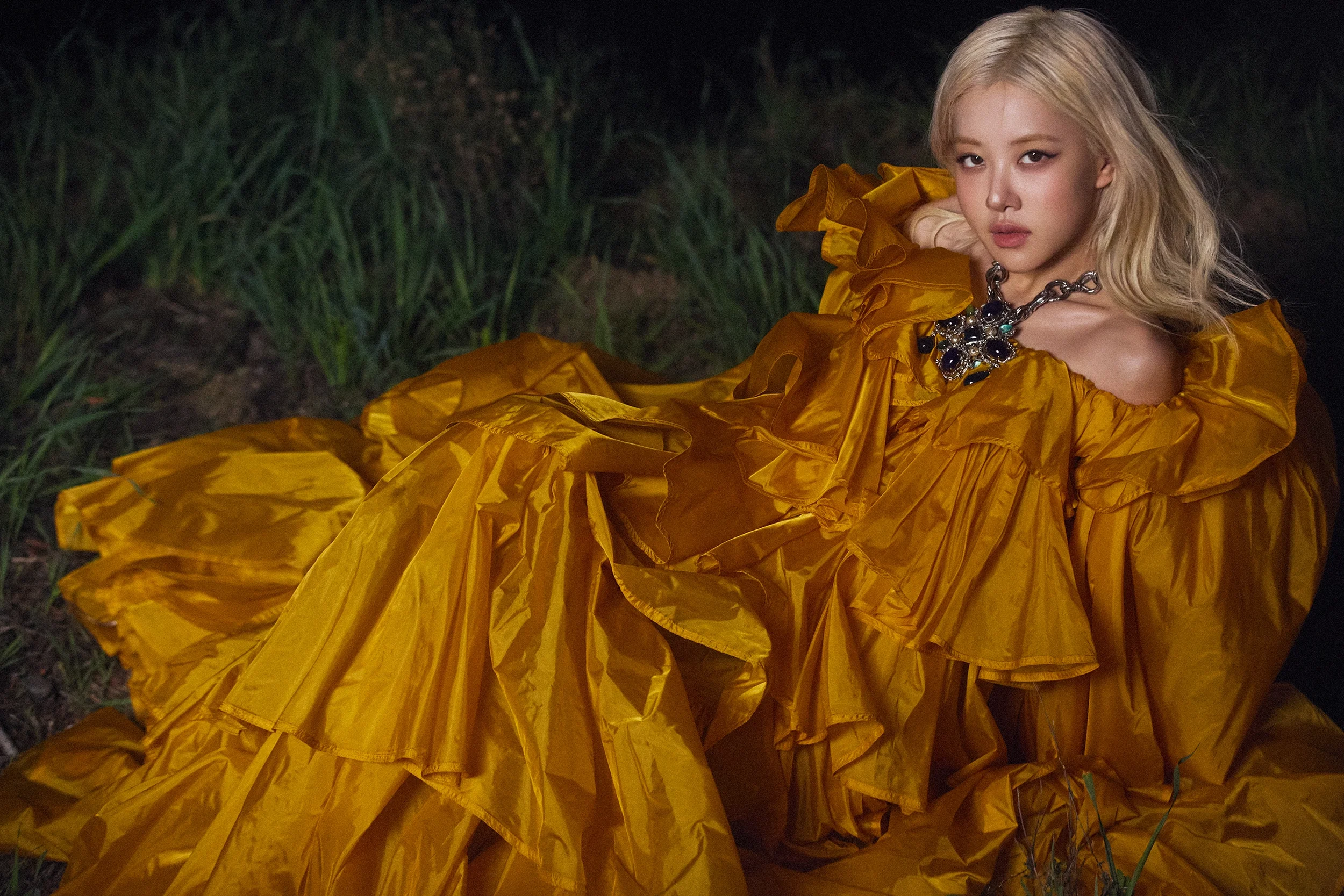 ROSÉ FOR CR FASHION BOOK #28
