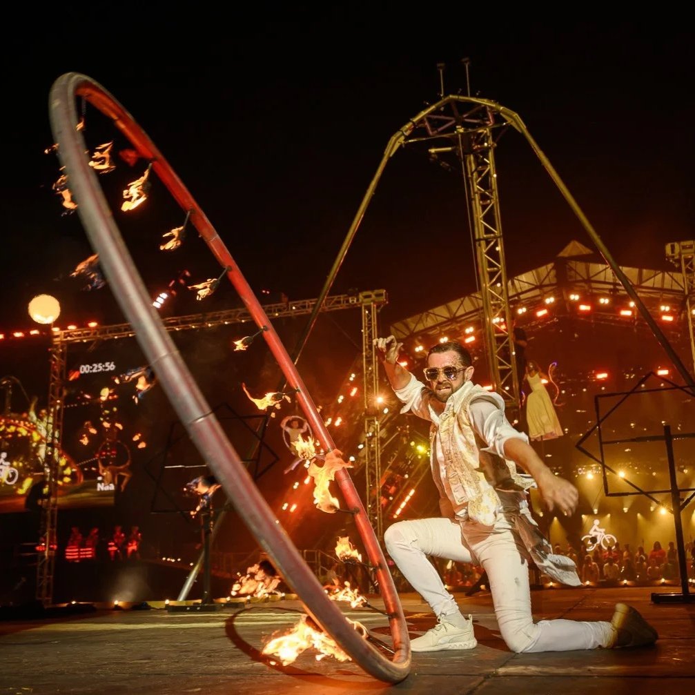 Top fire performers for festival UK and abroad. Glastonbury pyramid stage fire show for hire.