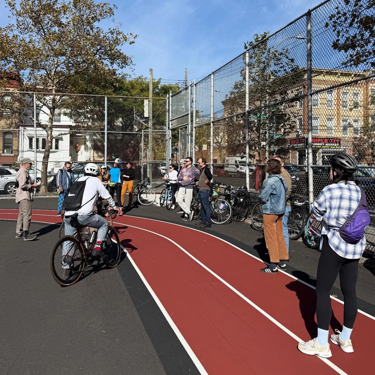 Saturday was such perfect weather for exploring @openhousenewyork sites spanning from Sunset Park to Greenpoint!

Up next, join Ridgewood Rides for a Skele-tour!💀 journey with us on an eerie October night through Ridgewood, Glendale, Middle Village,