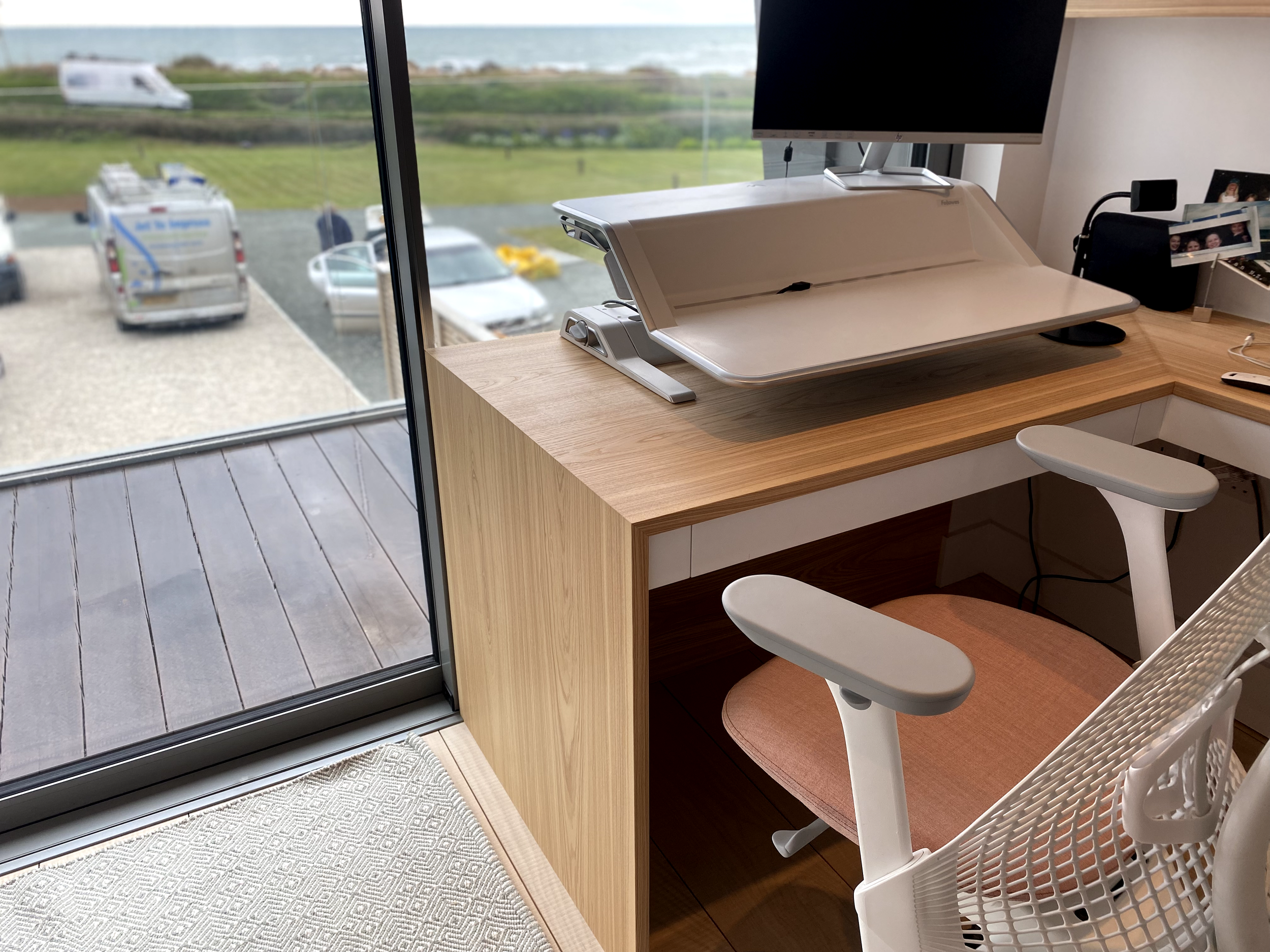 jules desk.png