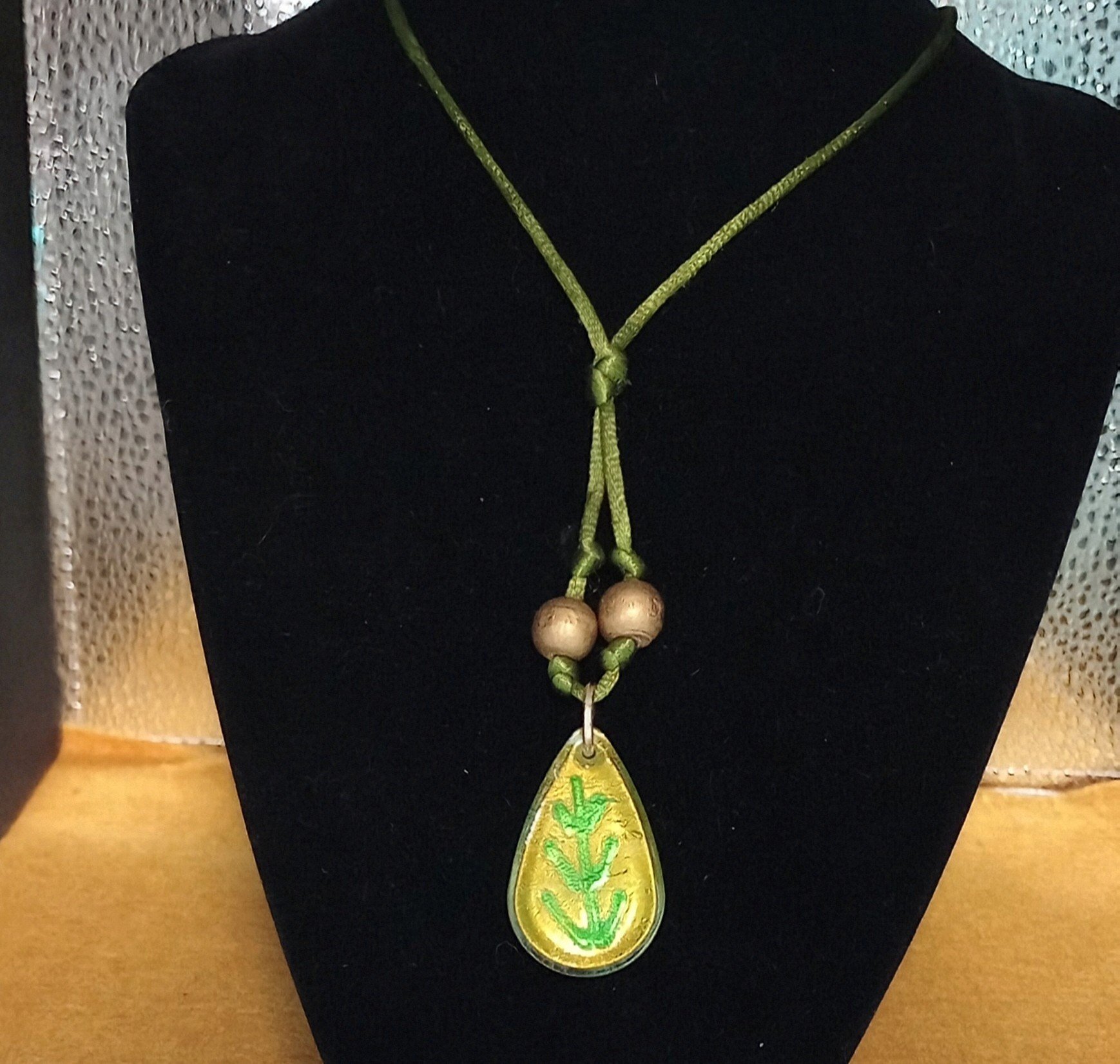 Knotted Leaf Necklace