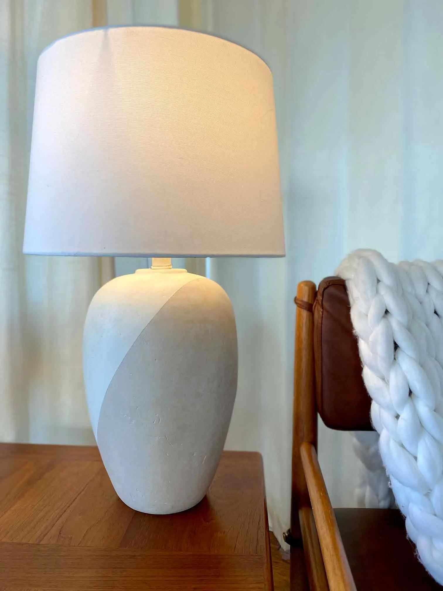 Modern Plaster Table Lamp