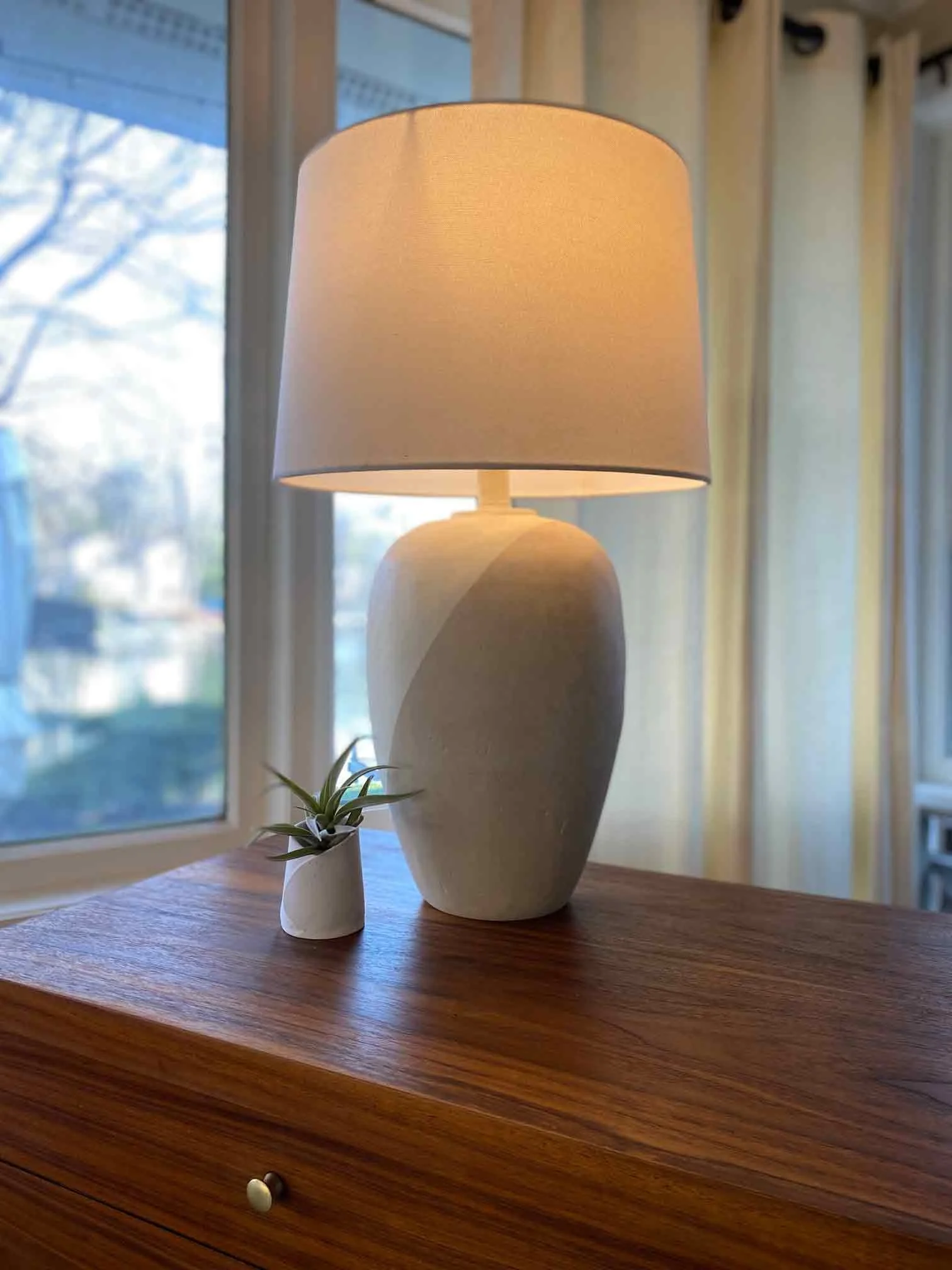 Modern Plaster Table Lamp