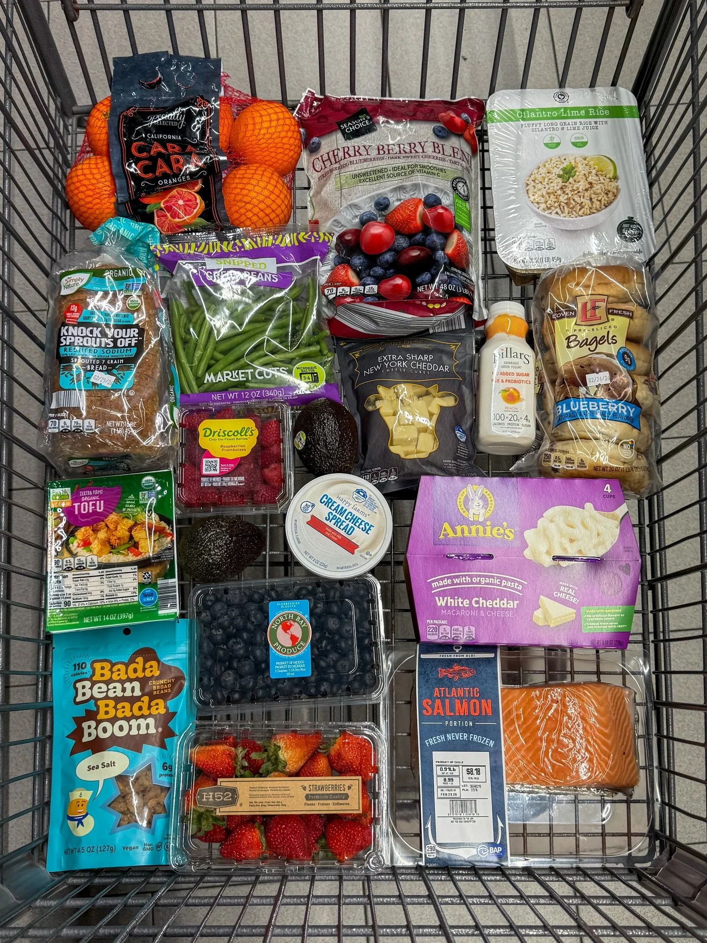 Aldi Haul 🛒 

It&rsquo;s been awhile since I&rsquo;ve done a fun little Aldi haul. Now that I have some part time childcare, there is nothing like strolling through the grocery store solo. 

Here is what was in my cart this week:

For produce, I sto