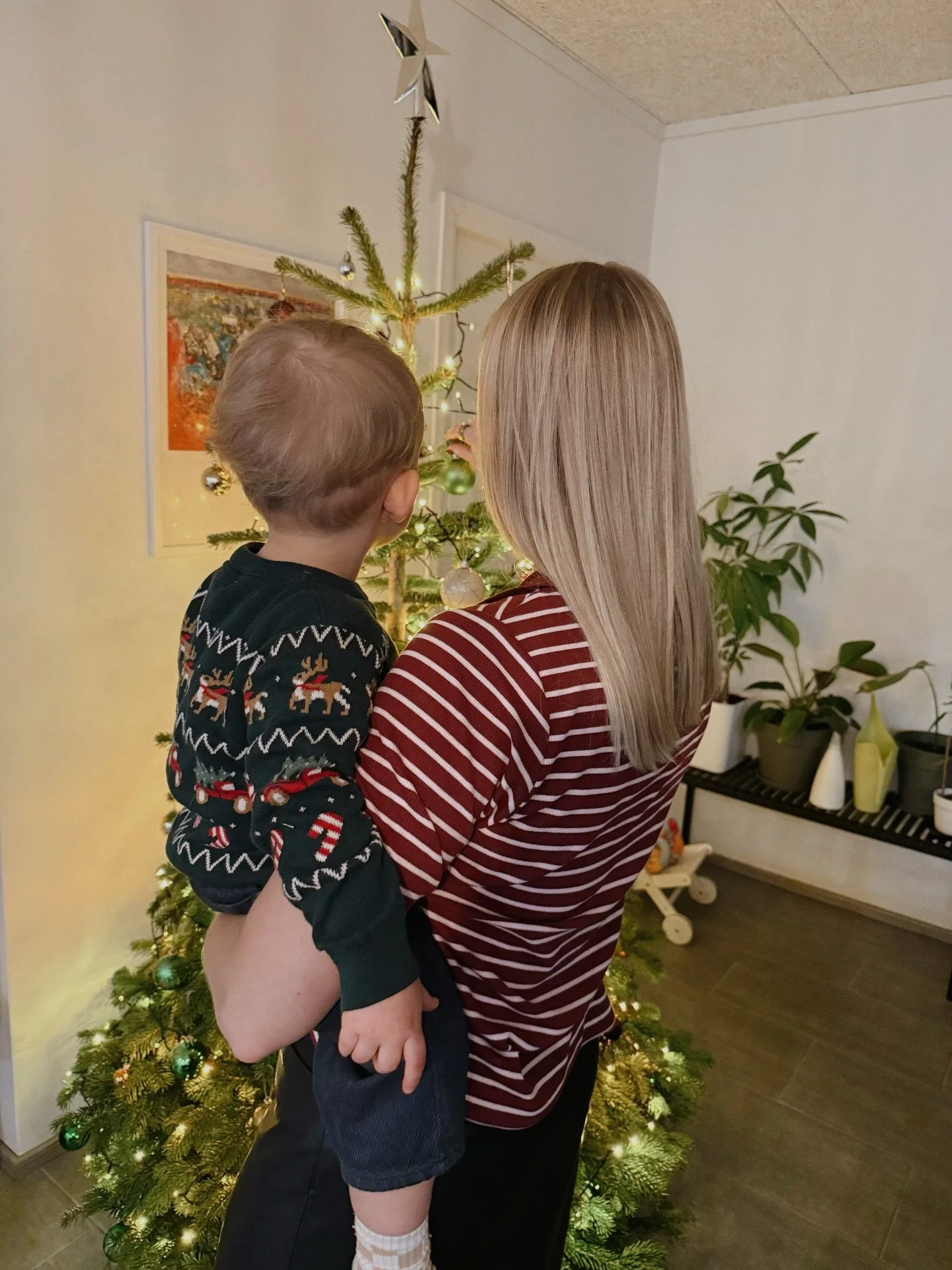 Joulun ajan rento meininki on tehnyt ihan tosi hyv&auml;&auml;! En oo koskaan ollut mik&auml;&auml;n super jouluttaja, mut t&auml;n&auml; vuonna oon nauttinut &auml;&auml;rimm&auml;isen paljon t&auml;st&auml; kaikesta. 🥹

Kuitenkin putkessa alkukuun