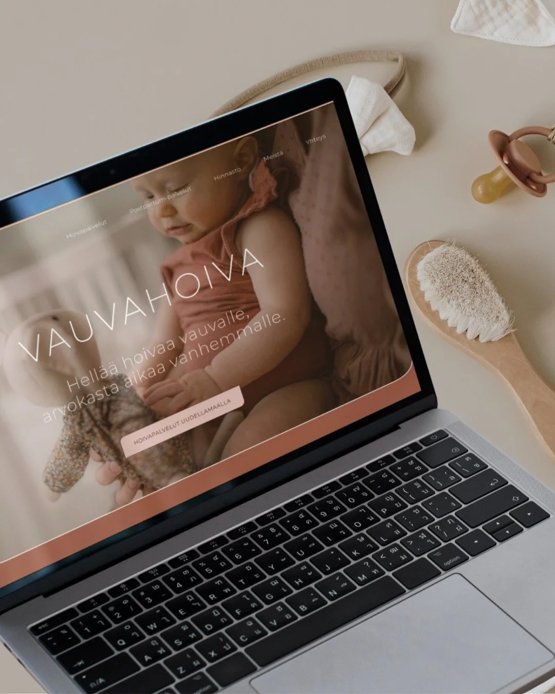 Verkkosivut // @vauvahoiva 👶🏼

Kurkistus viimeisimp&auml;n&auml; liveksi pistettyihin sivuihin, jotka sain olla luomassa ammattitaitoista vauvahoivaa tarjoavalle yritykselle.

T&auml;ss&auml; ty&ouml;ss&auml; tosi mieleist&auml; oli ottaa olemassa 