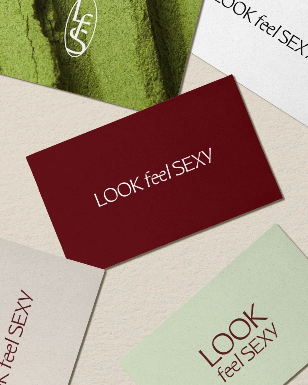 Br&auml;ndi-ilmeen suunnittelua ohjaa ihan hurjasti se, millaisia tyyppej&auml; me br&auml;ndill&auml; halutaan houkutella. Millainen on kohderyhm&auml;?

Look Feel Sexy on luotu hienostunutta, tyylik&auml;st&auml; ja perinteist&auml; protskujauhetta