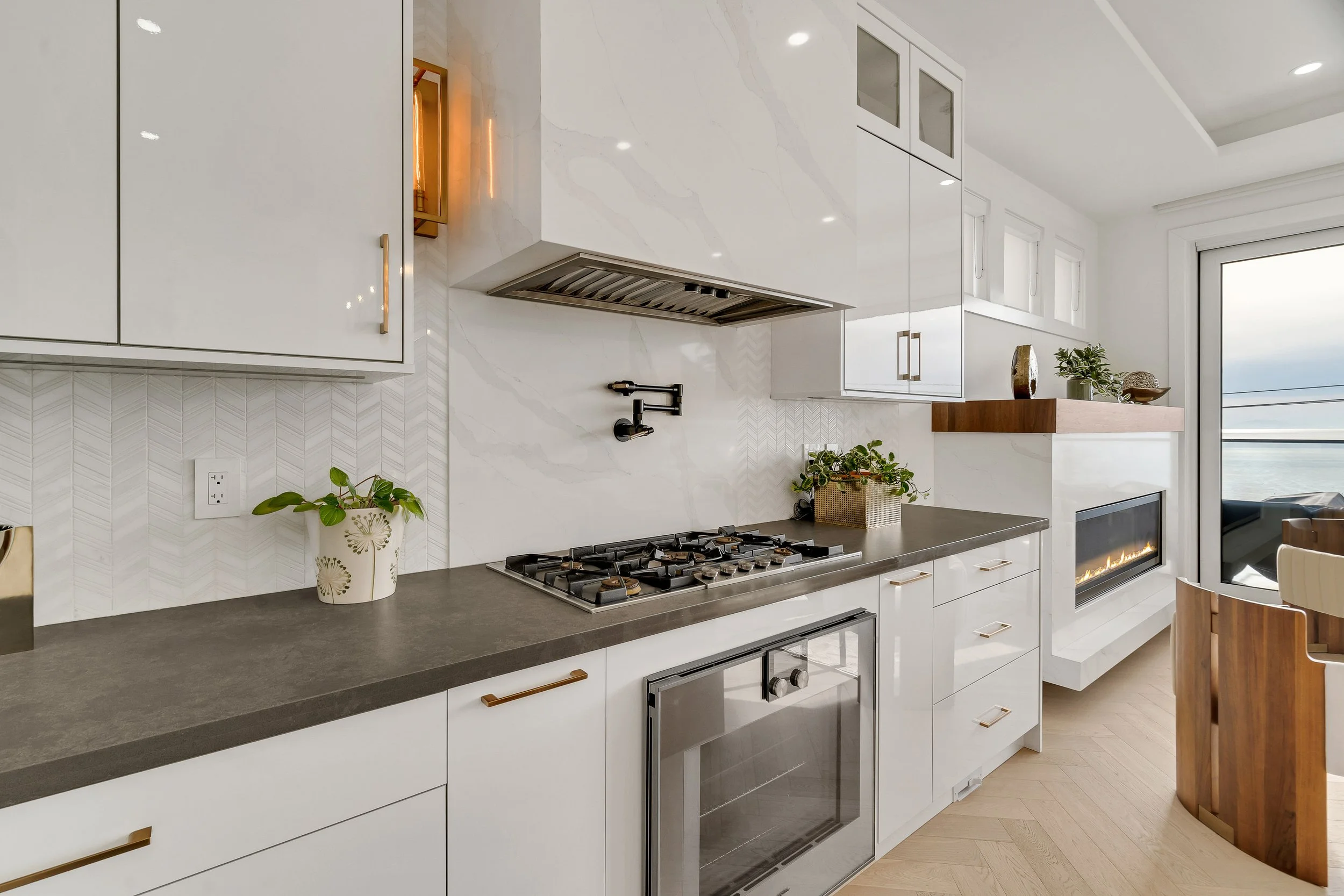 25-15377 Marine Drive White Rock,.jpg