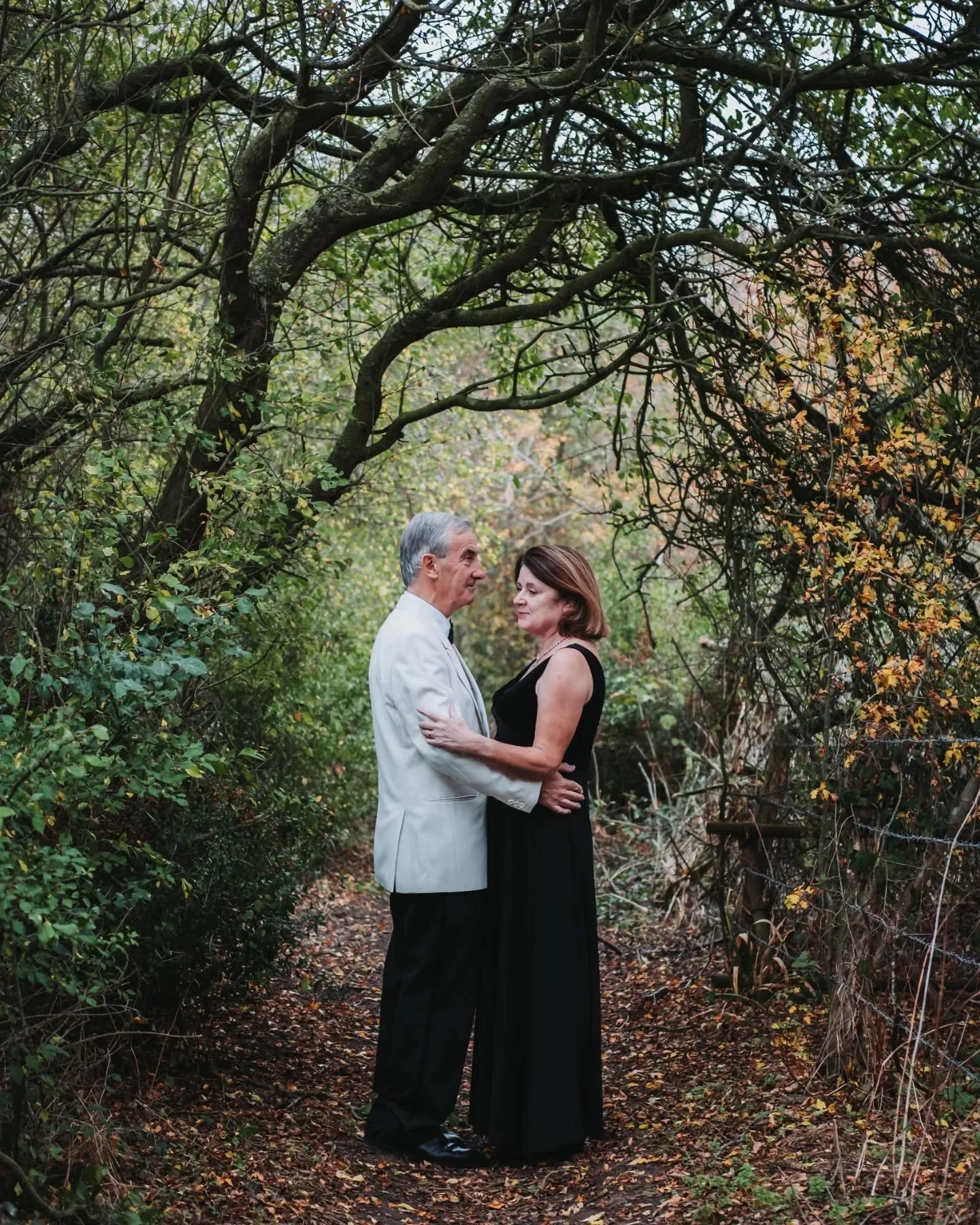 Lately I&rsquo;ve had more couples asking if I offer sessions outside of weddings &ndash; and the answer is yes, 100%.

Whether it&rsquo;s an anniversary, engagement, or just wanting some relaxed portraits together, I love creating natural, storytell