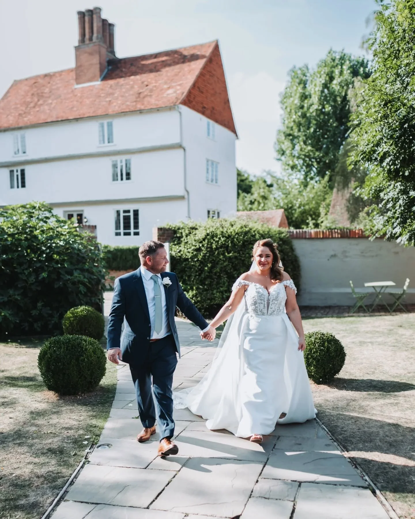 Not everyone loves having their photo taken, and that&rsquo;s completely okay. 📸

Most of the couples I work with tell me they&rsquo;re &ldquo;not really photo people&rdquo;&hellip; which is exactly why my approach works so well!

My approach is all