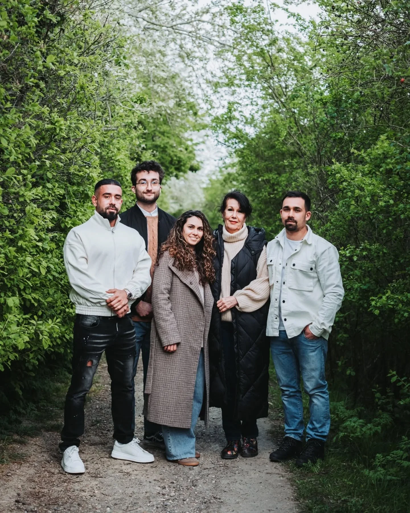 Last weekend I photographed this lovely family of 13 at Riverside Park in Burnham-on-Crouch!

13 people, one hour, and plenty of moments worth keeping. Memories to treasure for years to come! 🤍

Alongside weddings, I'm now offering engagement shoots