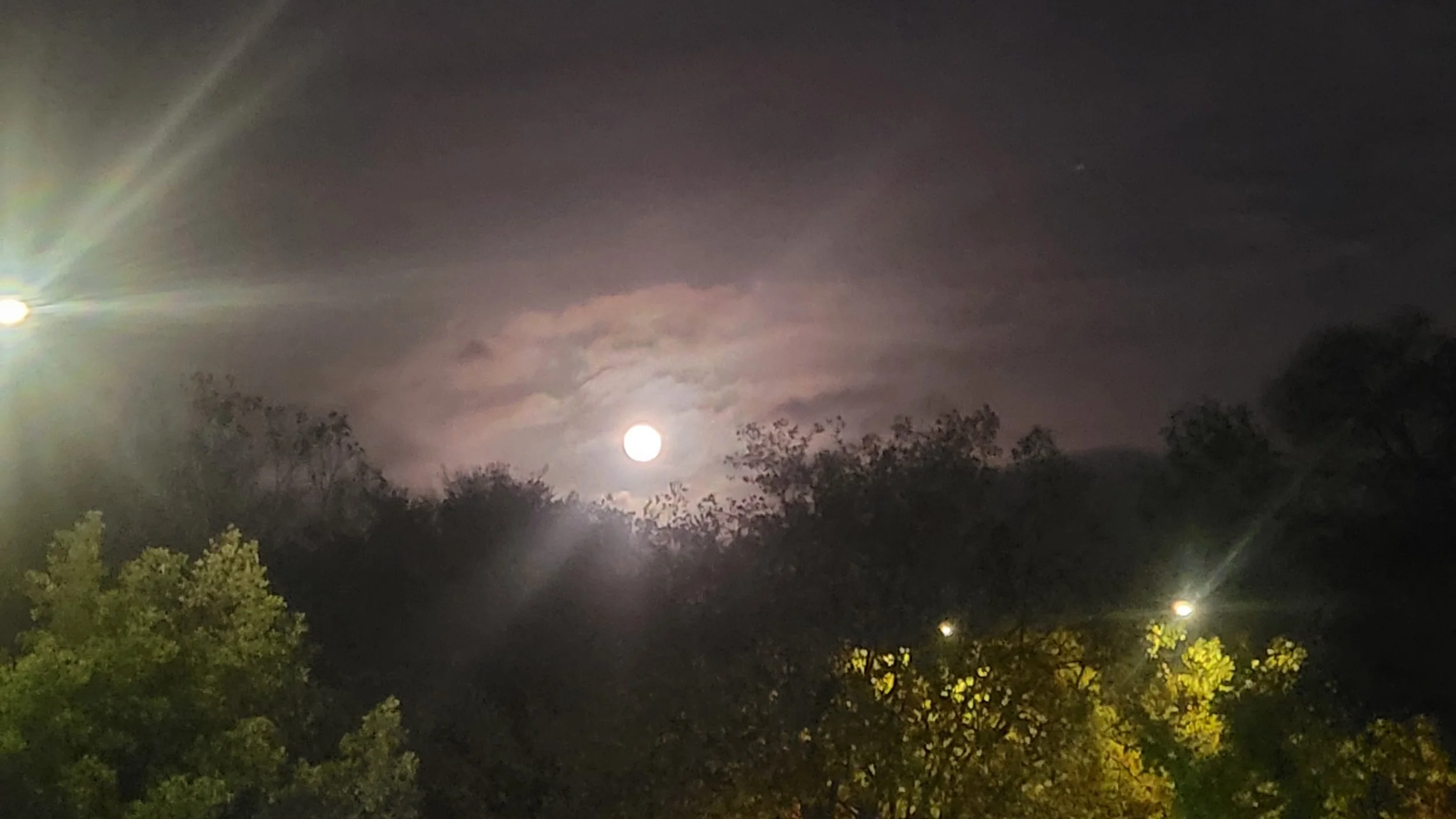 Trusting the Flow: Walking in Faith and Releasing Fear Under the Full Moon 🌙✨