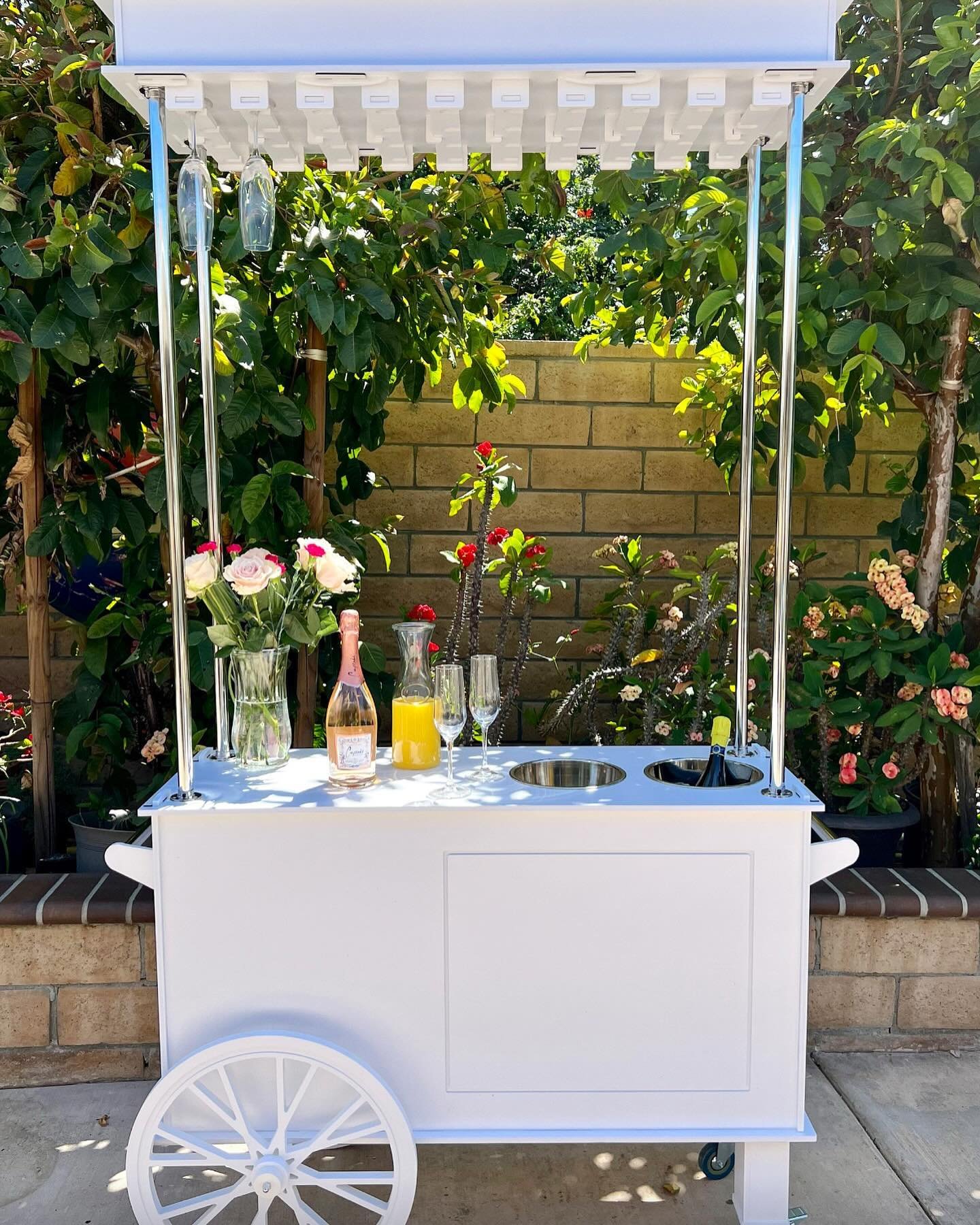 Introducing our Champagne Cart &ndash; the ultimate party companion that&rsquo;s not just about champagne! 🍾 Whether you&rsquo;re serving up bubbly, wine, or any other beverages, our versatile cart has got you covered.

This freestanding beauty hold