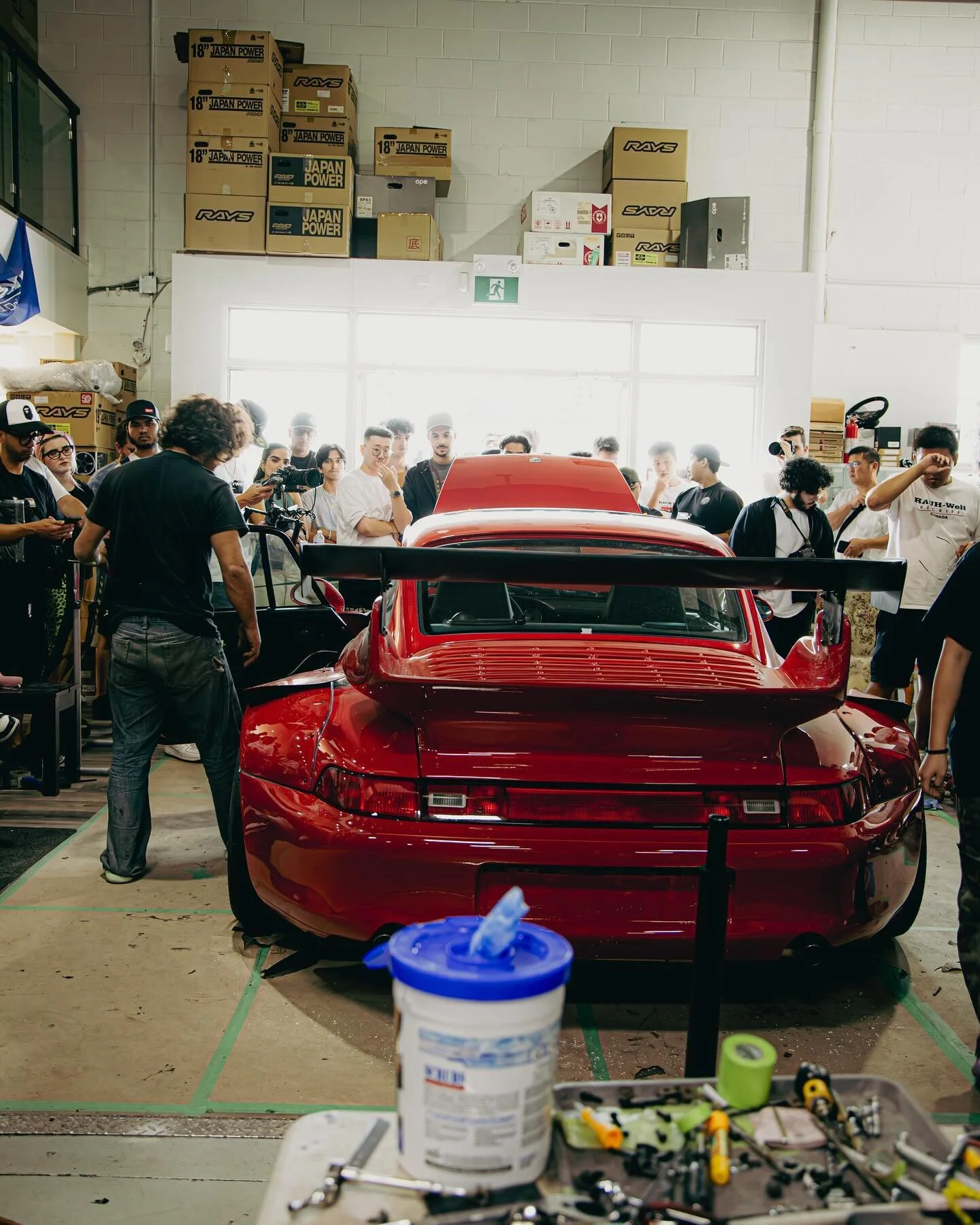 4 years of waiting to witness greatness live. @rwb_rauhweltbegriff 

#eyesofakuma 
#rwb #porsche #rauhweltbegriff #rauhwelt #gt #turbo #diecast #rwbporsche #hotwheels #aircooled #scale #widebody #rs #stance #akiranakai #tarmacworks #nakaisan #diecast