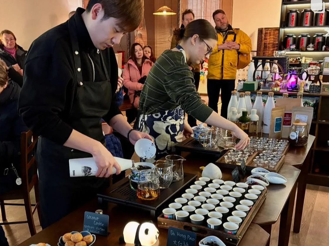 A Joyful Afternoon at the Helsinki Tea Walk