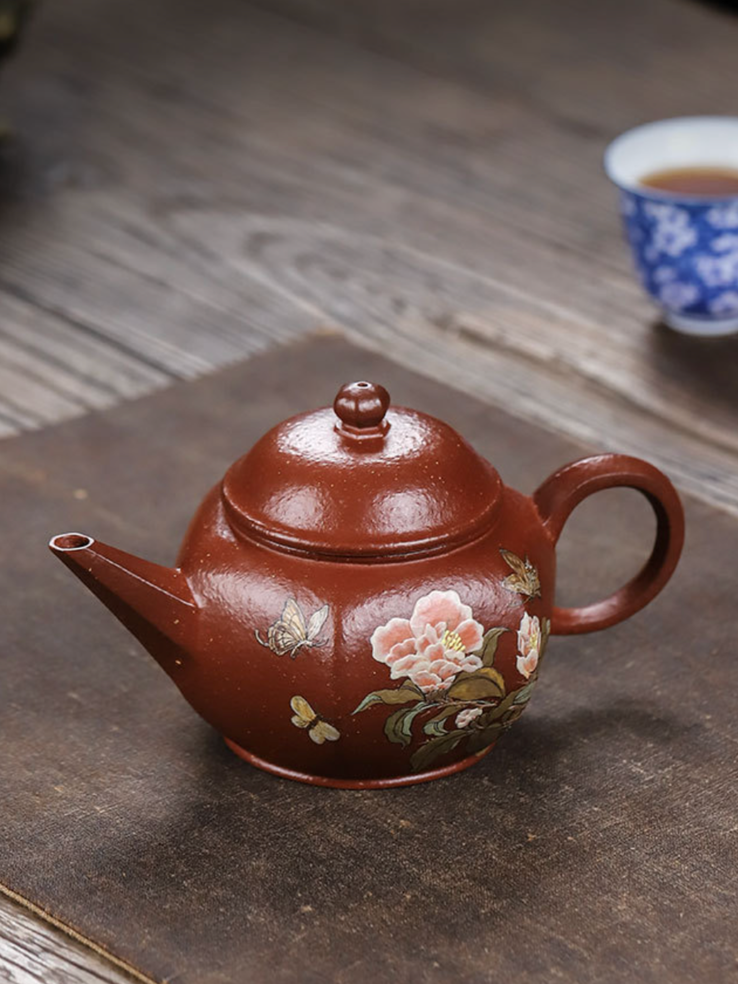 Handmade Yixing Clay “Huaban Chaxiang” (Flower Companion Tea Fragrance 花伴茶香) Teapot