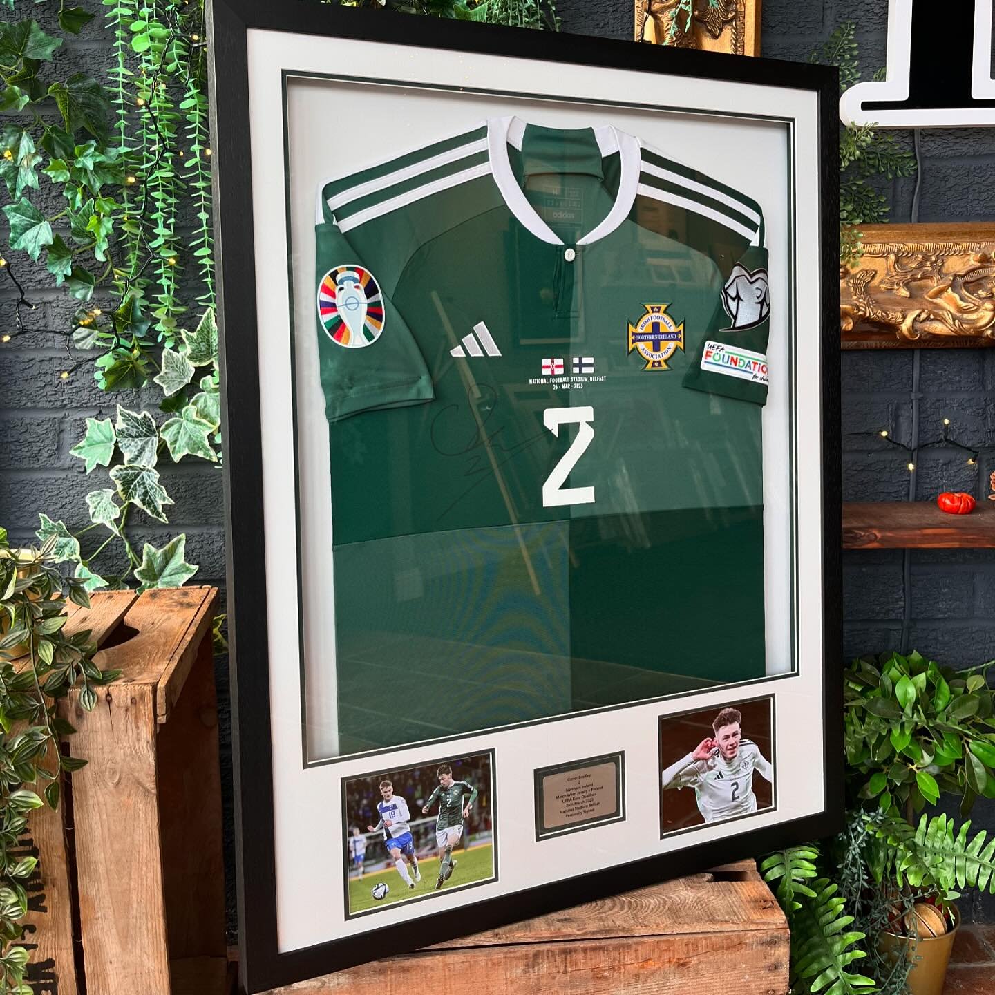 One of a few @conorbradley.03 worn &amp; signed jerseys we have framed recently ⚽️💚

We love incorporating the team/ jersey colours, in this case having that pop of green through out the design!

Pictures and text are a great addition to any sports 