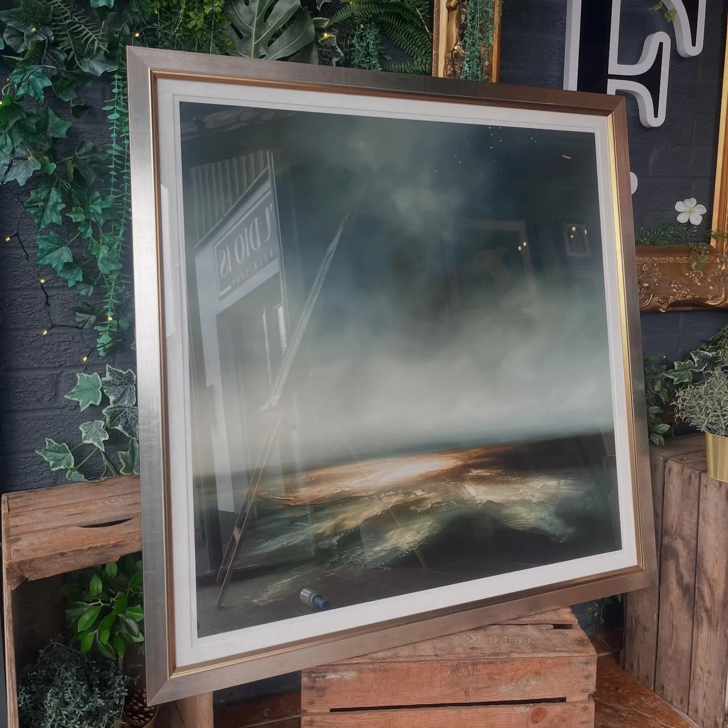 We recently framed this beautiful @paulbennettartist print, photos don&rsquo;t do the size justice 🤍✨ it&rsquo;s framed in a beautiful two tone (gold&amp;silver) moulding which sets off the highlights in the print! ✨