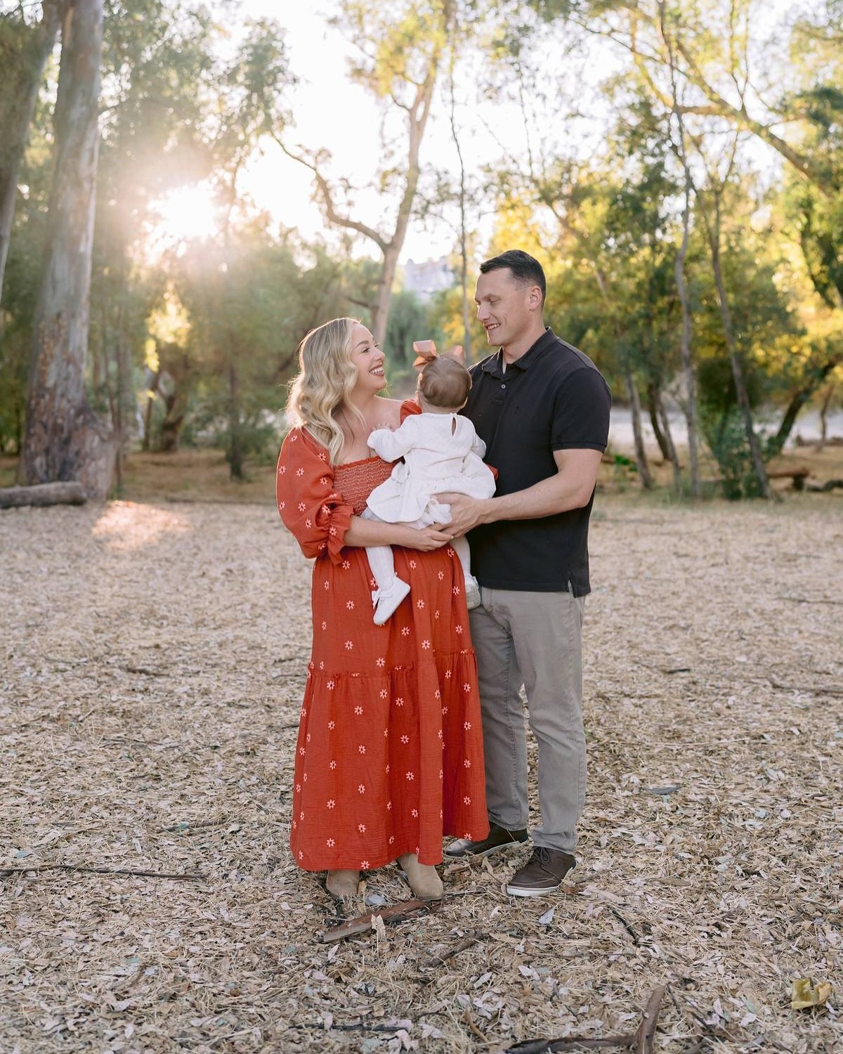 My next  few posts of this session are yet another perfect example of how easy it is to get photos that respect your little ones privacy! Of course we have tons of photos when baby is looking, but in the same moments I&rsquo;m conscious of getting ca