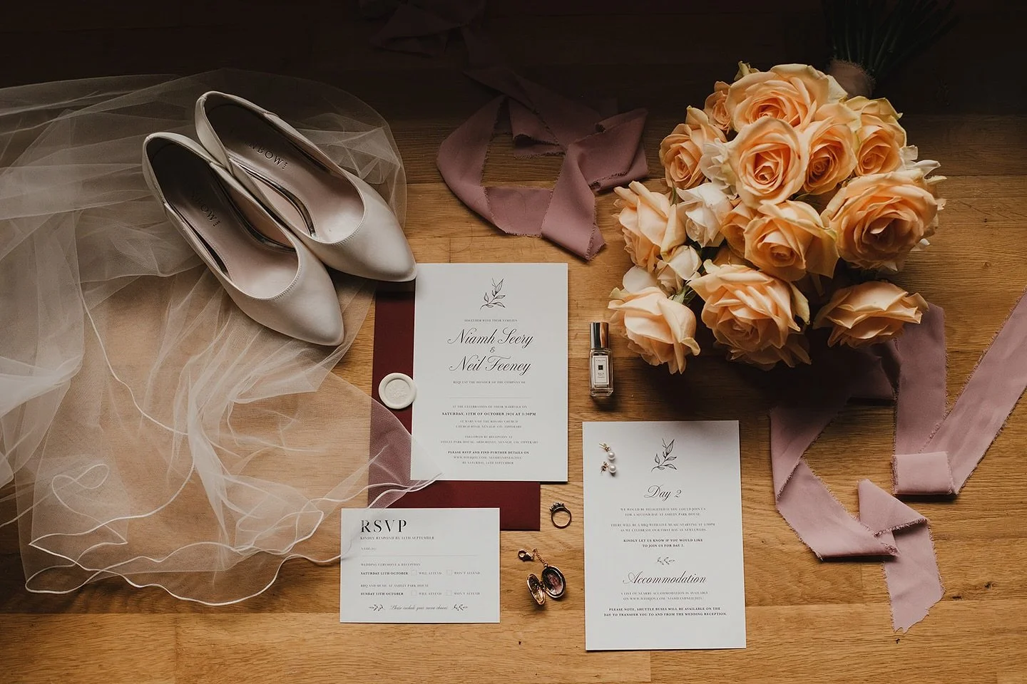 Flat lay of Niamh &amp; Neils stunning bespoke stationery suite 🤍 

Thank you @louisescottphoto for such a stunning photo. 
Florals by @willow_florals 

#weddingstationary #weddingstationery #weddingstationerydesign #stationerydesigner #weddinginspi