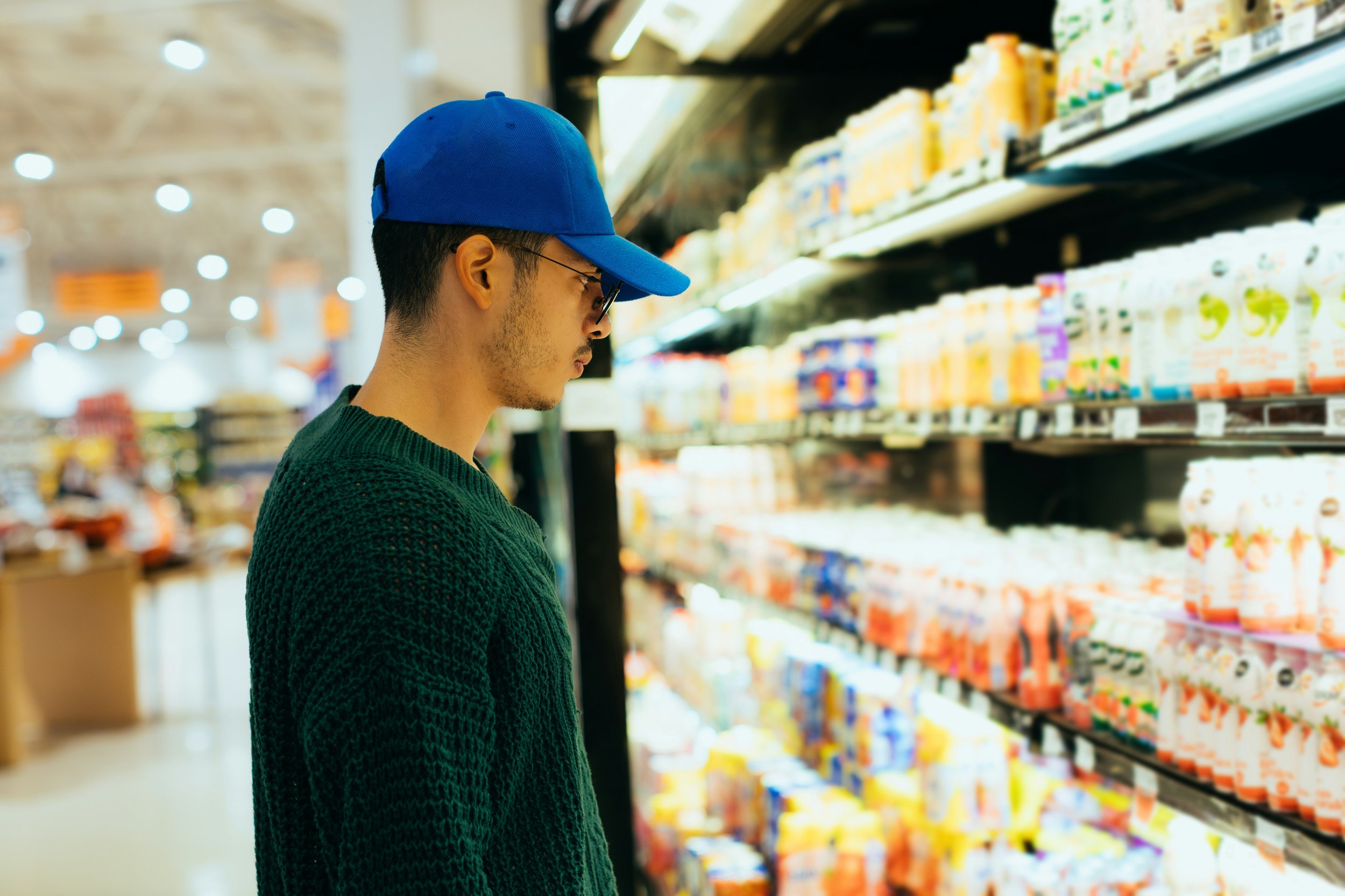 How to Support Distributors Without Overstepping or Slowing Sales