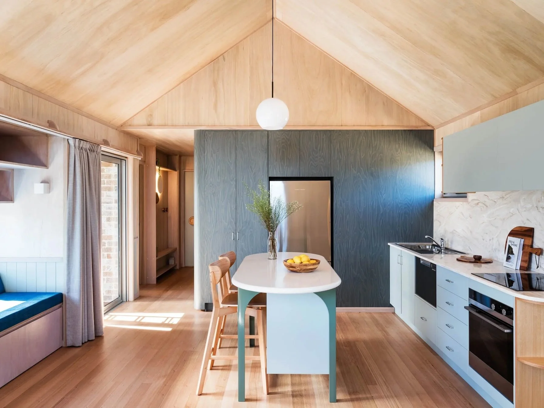 Bright kitchen design & lighting
