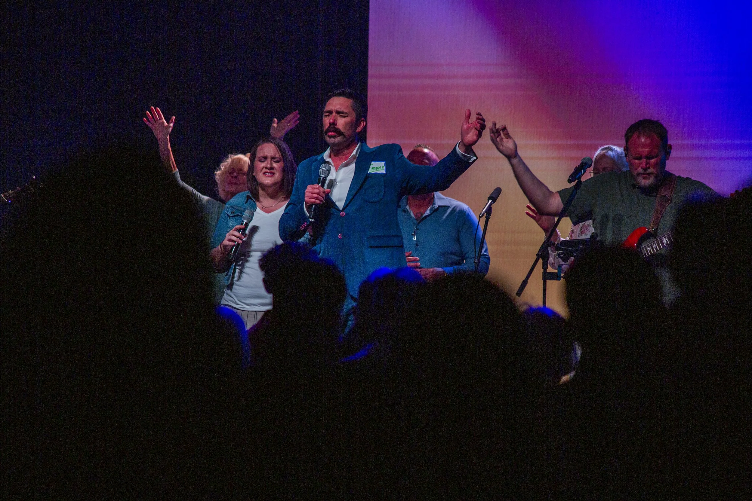 Plan a visit to Lifepointe Church near Prescott Valley; learn what to expect on a typical Sunday morning.