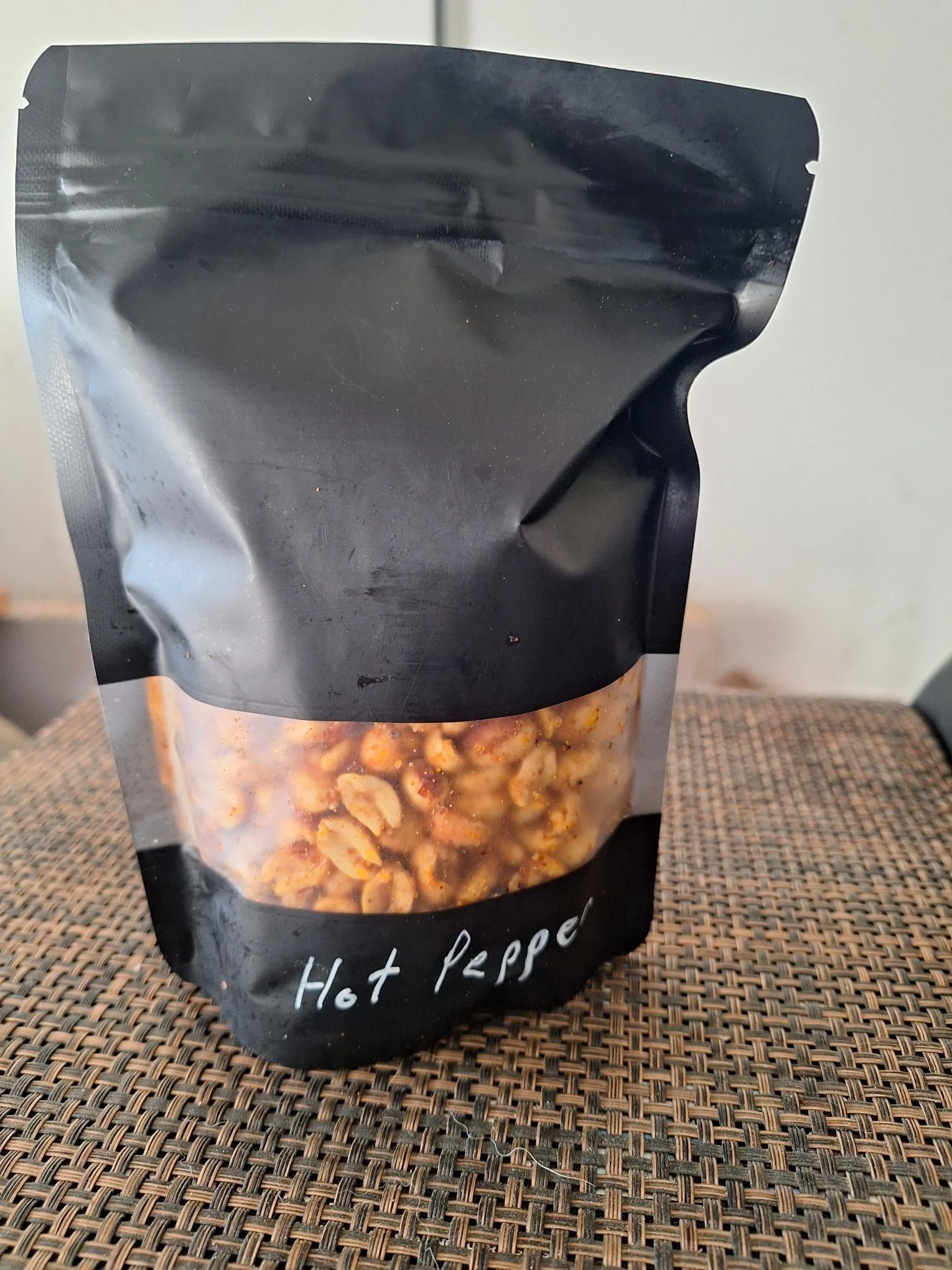 Smoked Hot Pepper Peanuts
