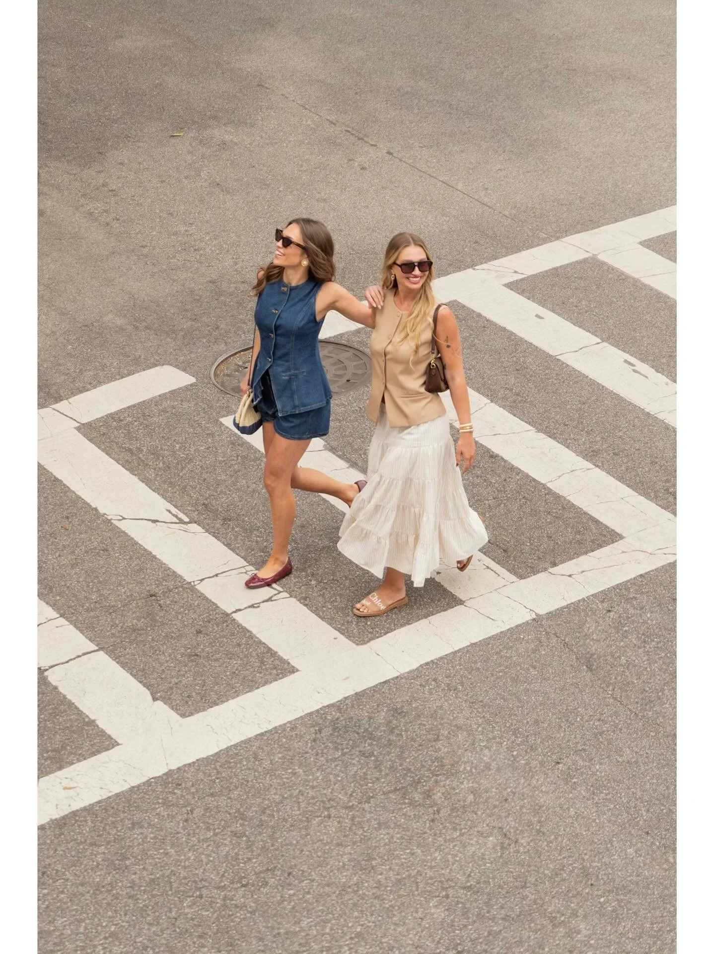 The loveliest @millshousehotel from over the past year 🌸

The Mills House Hotel has been a cornerstone of Charleston&rsquo;s history for over 170 years, this iconic pink spot on the corner of meeting street has seen  the city through wars, rebirth, 