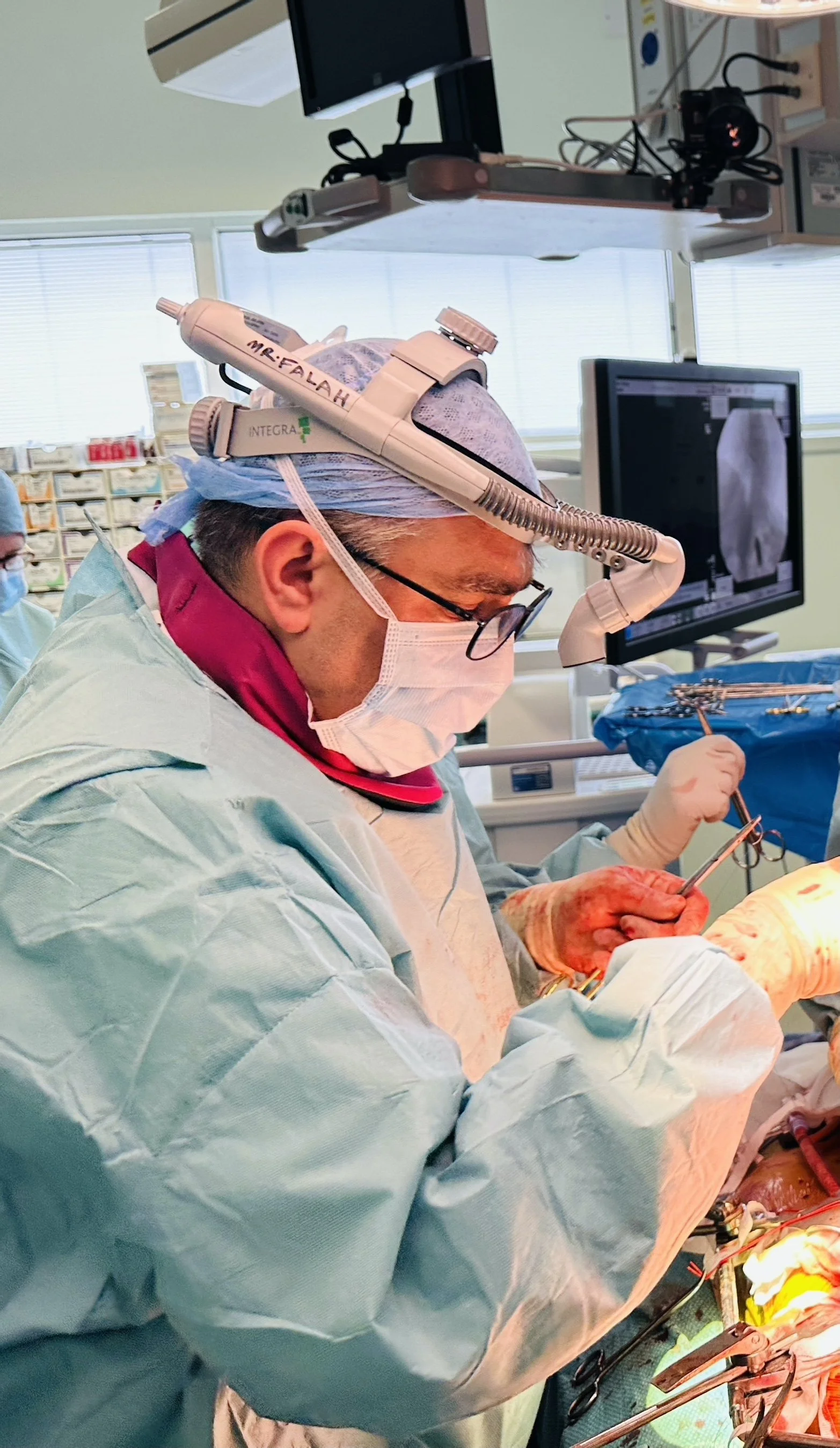 Mr Orwa Falah performing complex aortic surgery as a Consultant Vascular and Endovascular Surgeon
