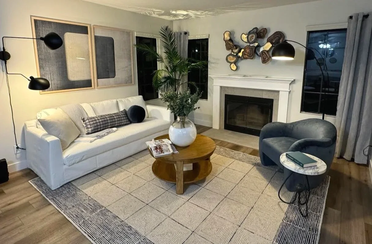 LAGUNA SERRANO MODEL SNEAKPEAK!