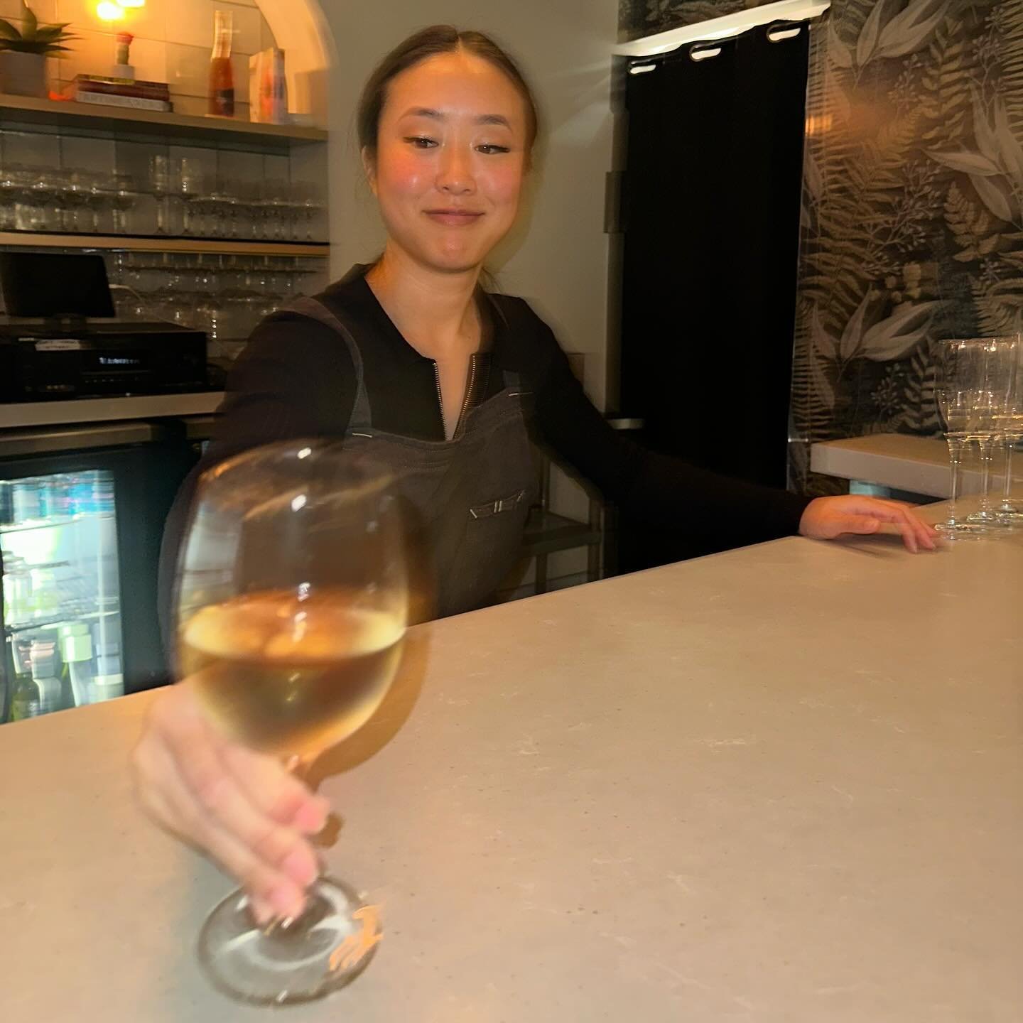NO CORKAGE FEE during Happy Hour!? 😱 Yes plz! 🥂 

Monday to Friday from 4pm-7pm enjoy our small plates, wine, &amp; beer specials! We&rsquo;ve got smash burgers, oysters, Sisig tacos &amp; more yum for ya!

Tonight for #winewednesday we have an all