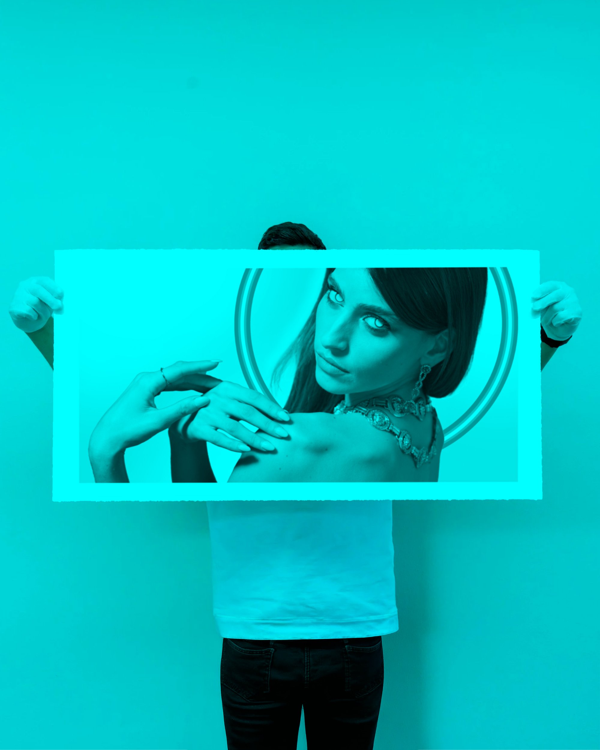 HOLDING 2 - CYAN.jpg