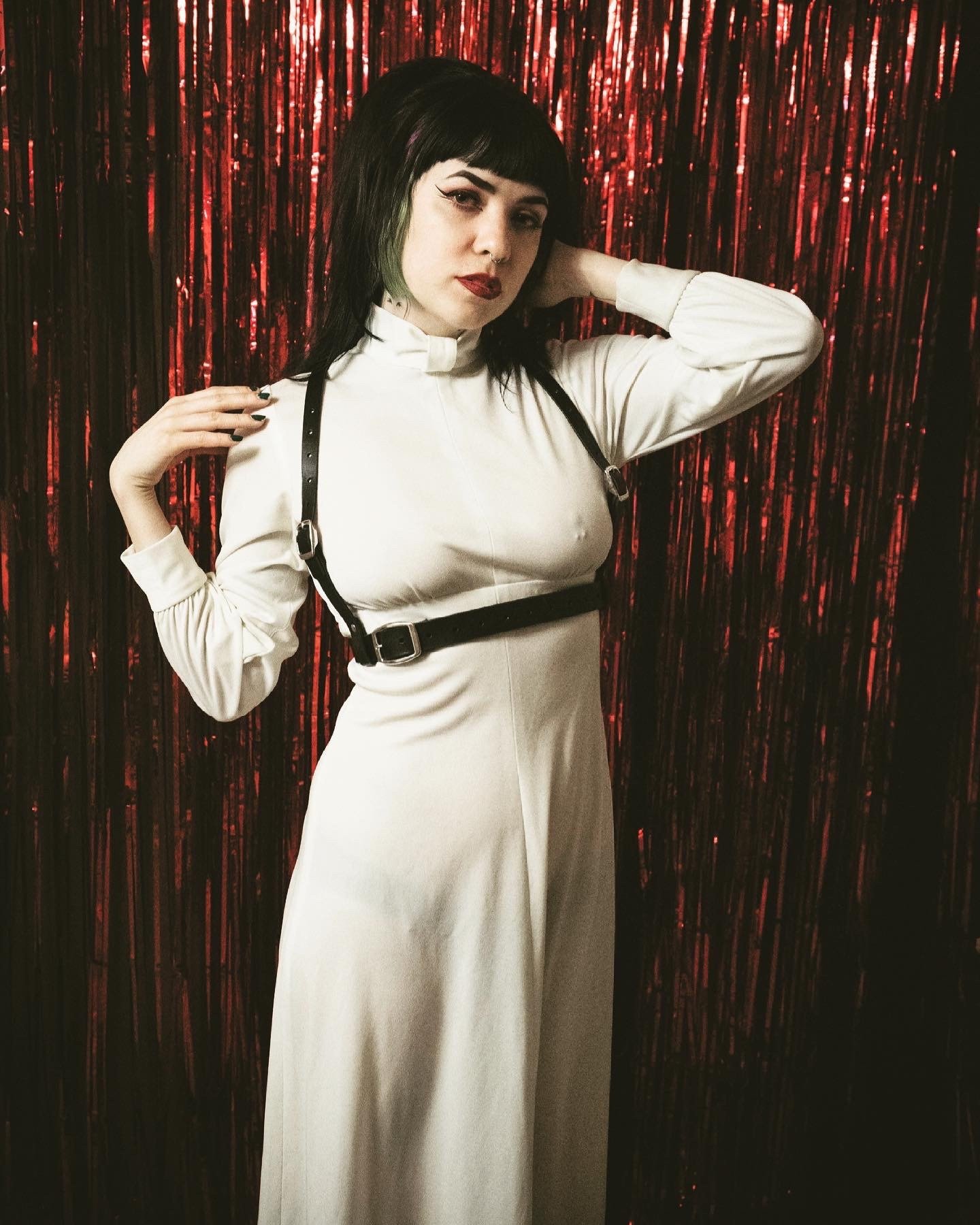 https://i.etsystatic.com/21588570/r/il/de8c0a/3018225416/il_fullxfull.3018225416_olwi.jpg