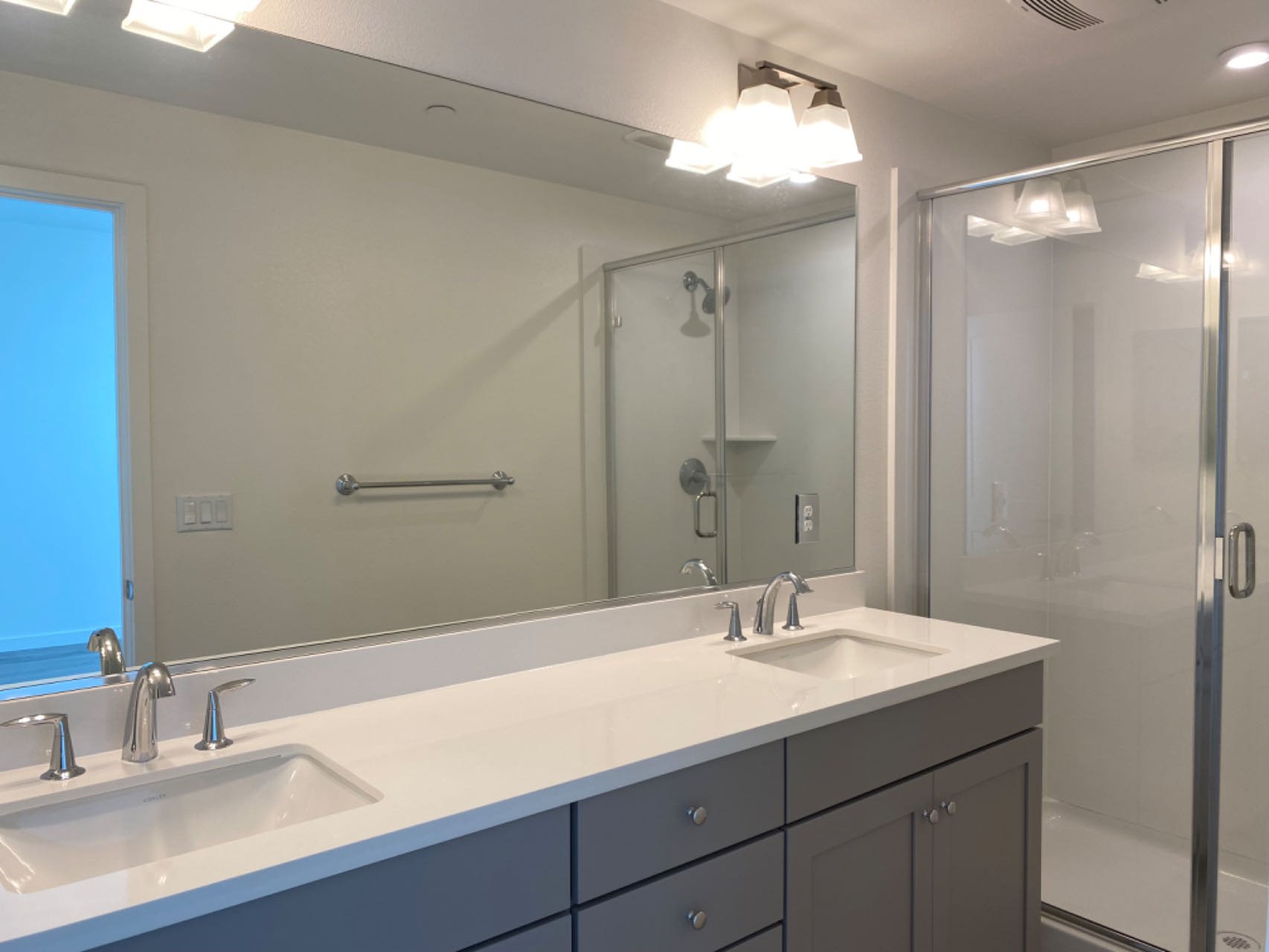 bathroom3.jpg
