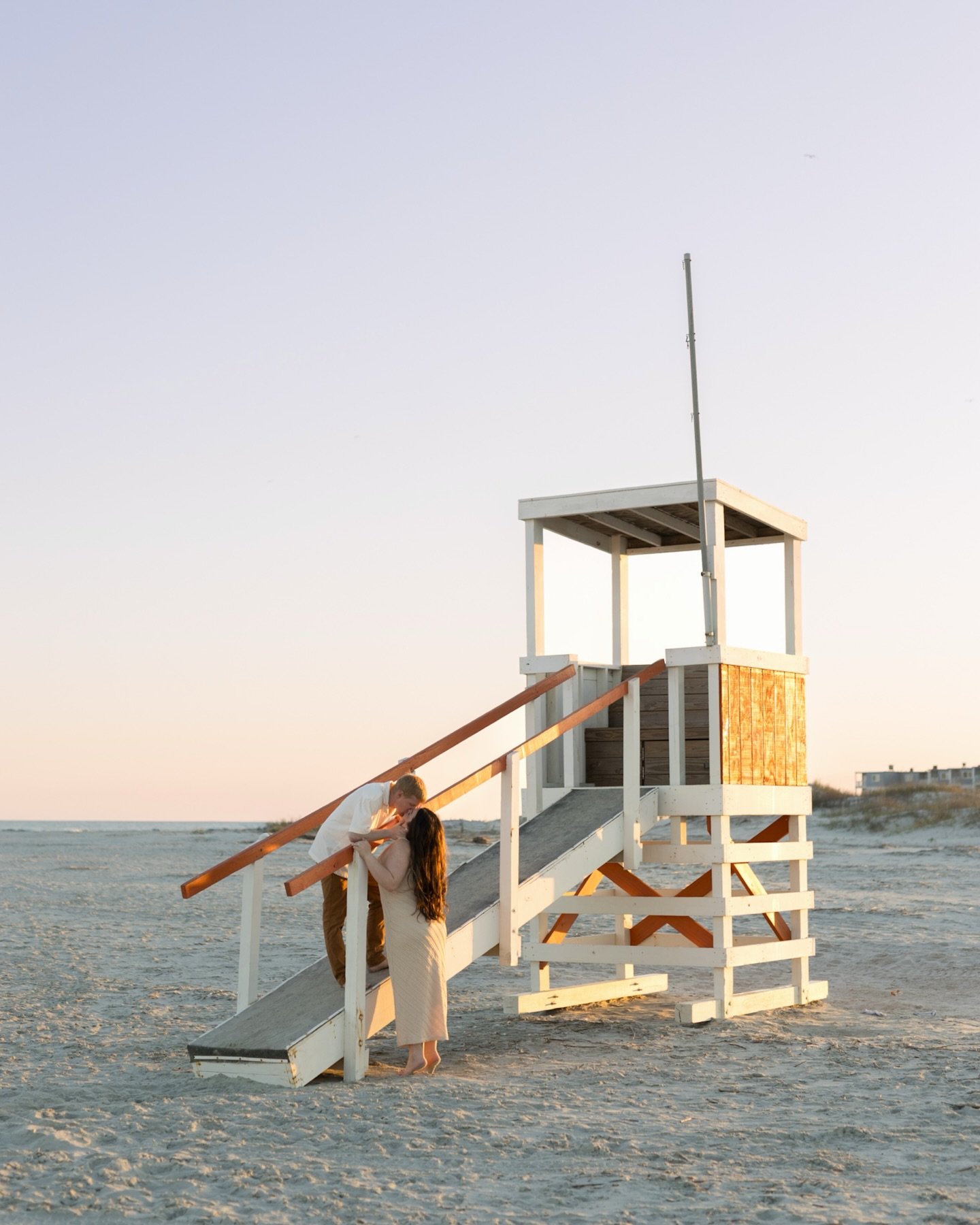 Chasing sunsets and making memories together 🌞

M&amp;T are always one of my favorite couples to have in front of my camera. 

Summer dates are going fast! Click the link in my bio to book your session today🤍

🏷️ 
#southernmarylandphotography #som