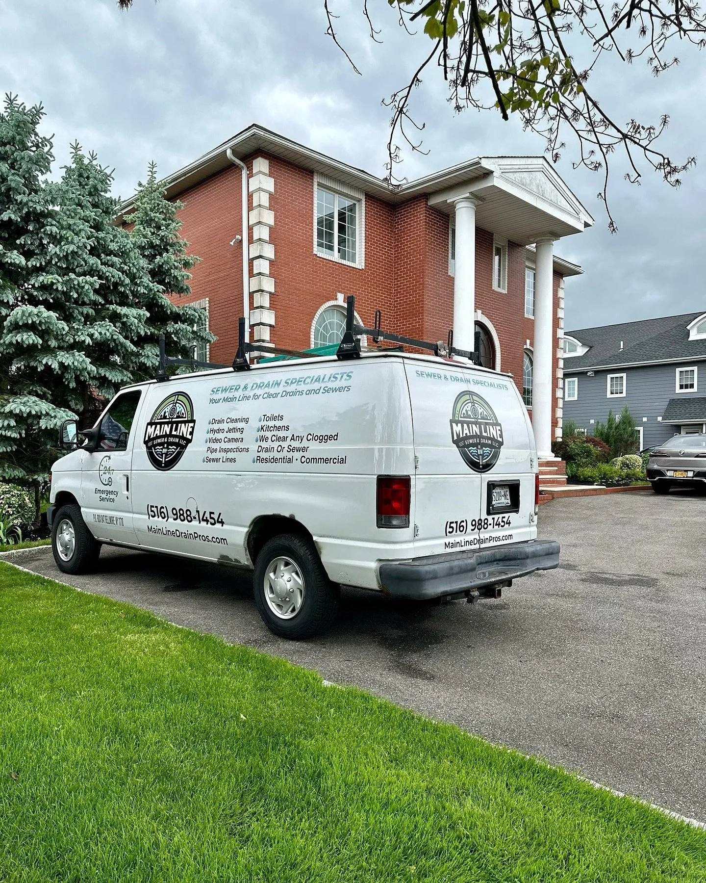 If your drains are running slow call us for a solution and we&rsquo;ll get you up and running
(516)988-1454
#mainline #mainlinesewer #longisland #water #sewer #emergency #service #drain #plumber #plumbing #snaking #mainlineseweranddrain